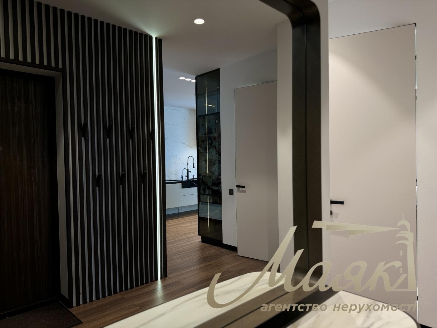 Продажа 3к квартиры 150м2 в ЖК Новопечерские липки, Драгомирова 17, Печерск, Киев