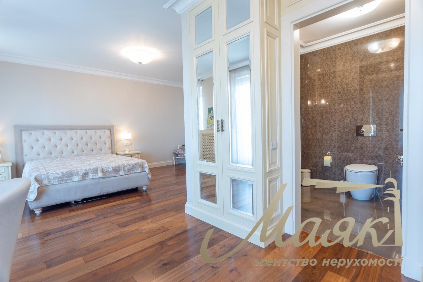 Sale 4k apartment with parking place in LCD Zverinetskyi, Pechersk, Kiev