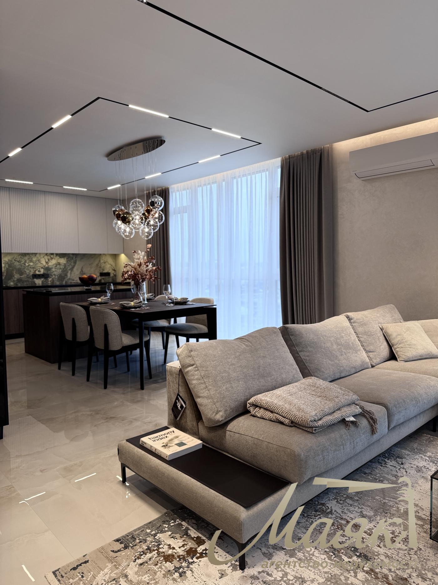 Продаж квартири 120m2 в ЖК Французький квартал 2, вул. Джона Маккейна 3а, Центр, Київ