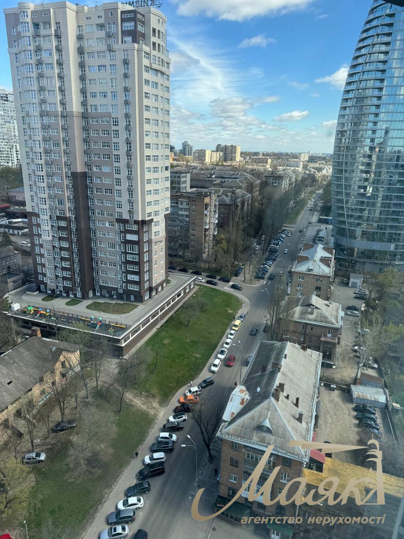 Продаж квартири з терасою в ЖК Бульвар Фонтанів, вул. Патріса Лумумби, Печерськ, Київ