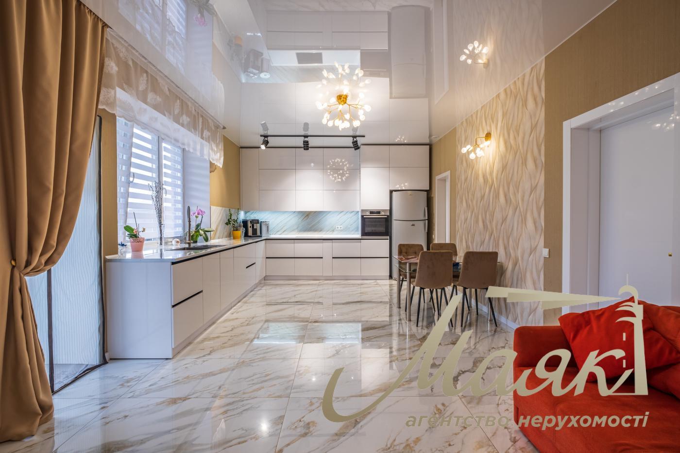 Продажа одноэтажного дома 182.6 м2 в с. Погребы, ул. Пасиченка, Киевская обл, Броварский р-н.