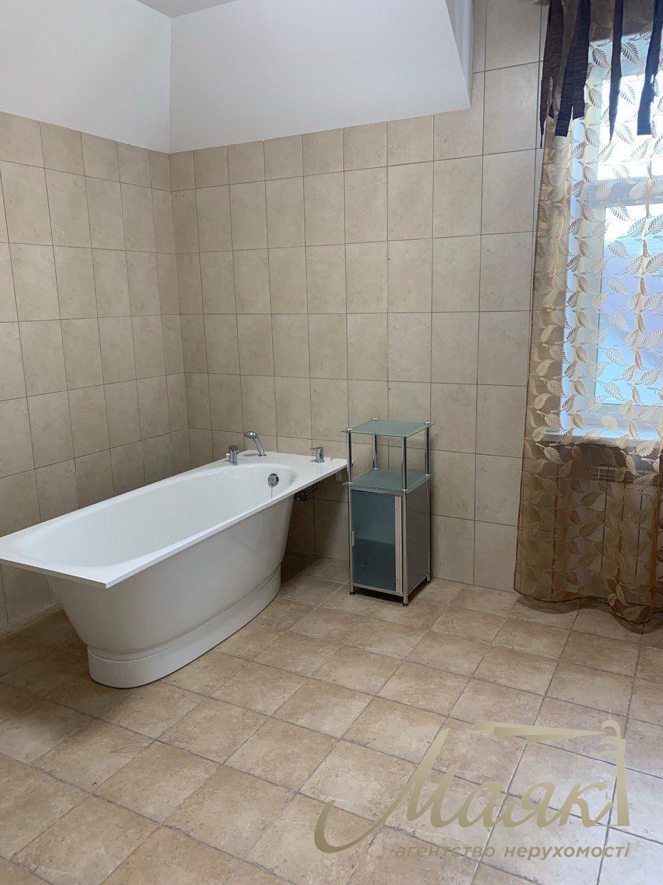 Продаж 2-х поверхового будинку 384.2м2, Лісники