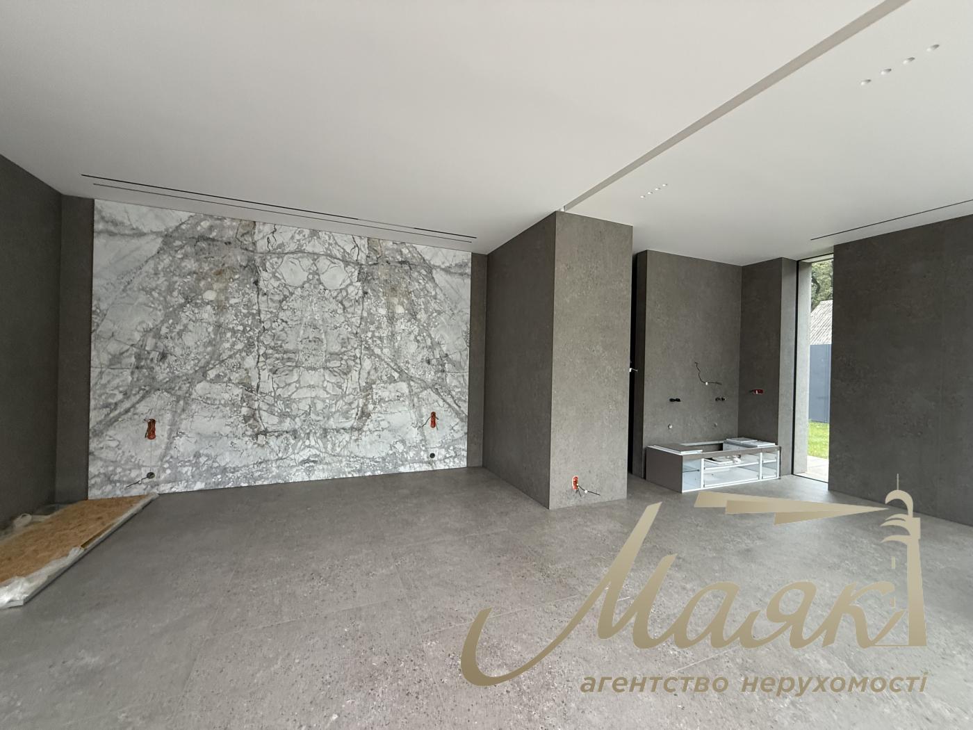 Продажа 1-этажного дома 305 м2, в Плютах