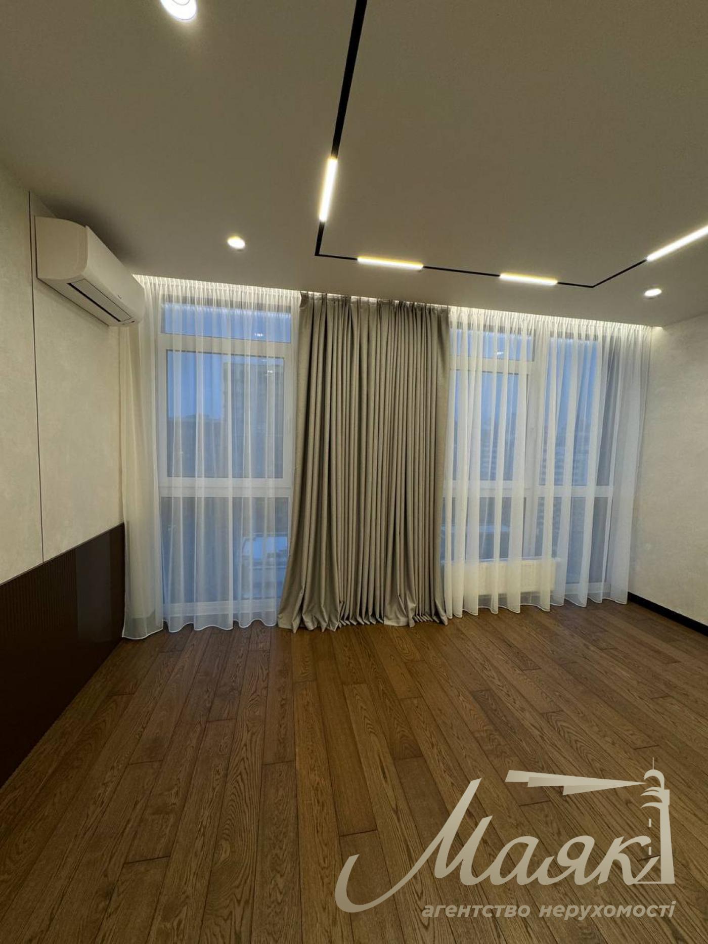 Продажа 3к квартиры  ЖК Французский Квартал-2 125м2