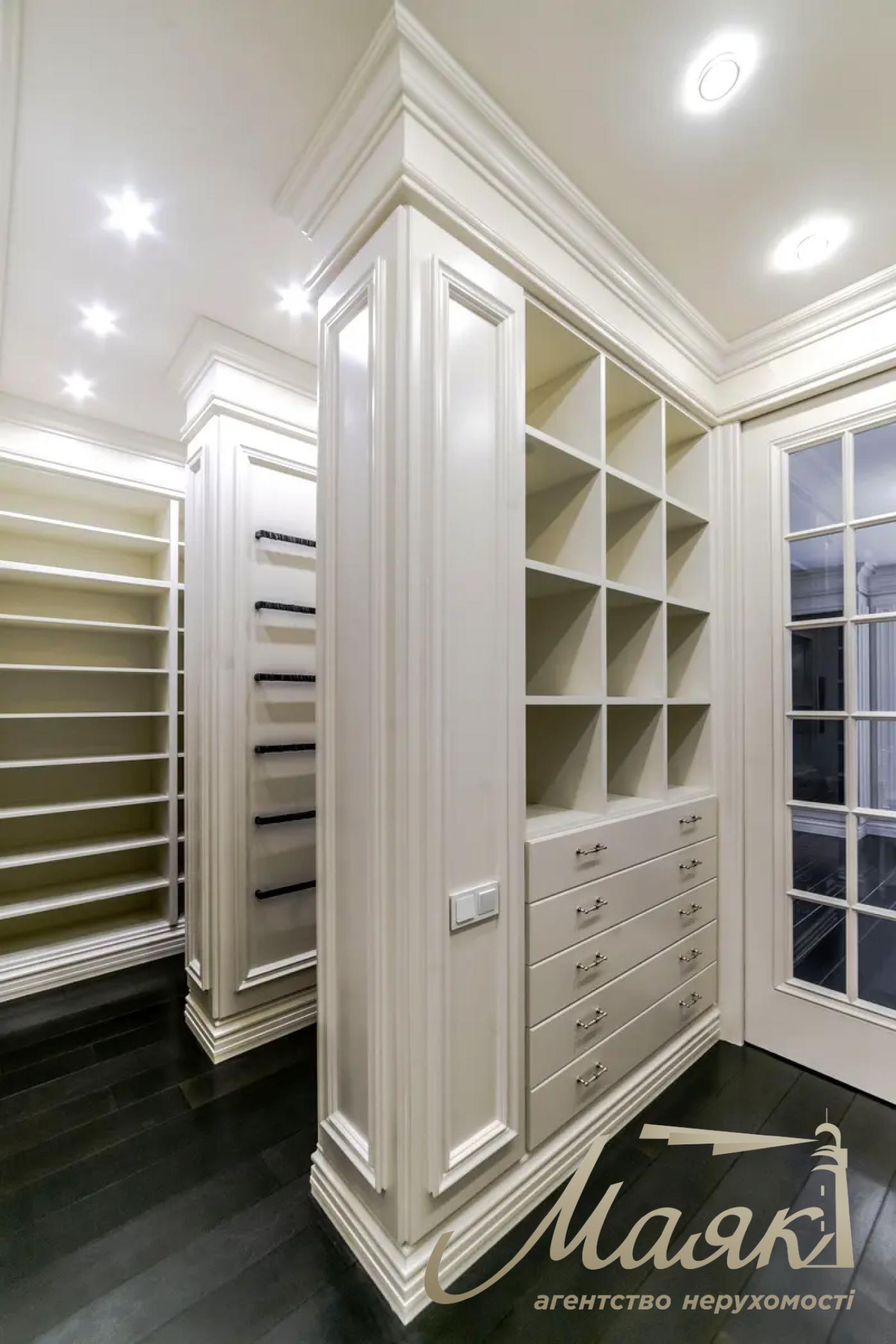 For sale 9-room penthouse with terrace in LCD "Novopecherskie Lipki", Pechersky district, Kiev, 660 m²