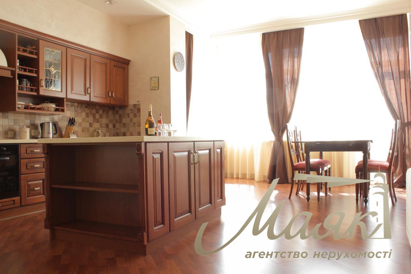 Продаж 4к квартири вул. Кловський Узвіз, Печерськ