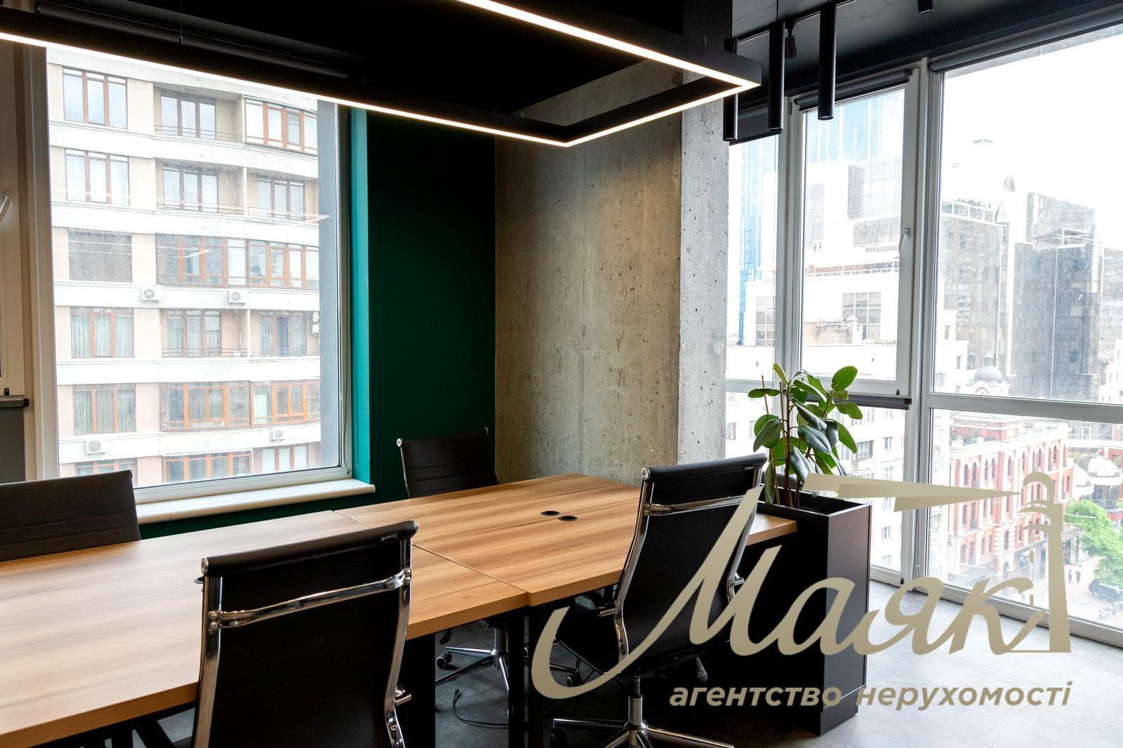 Аренда меблированного офиса в ЖК Aurum, ул.Паньковская 20/82, Олимпийская.
