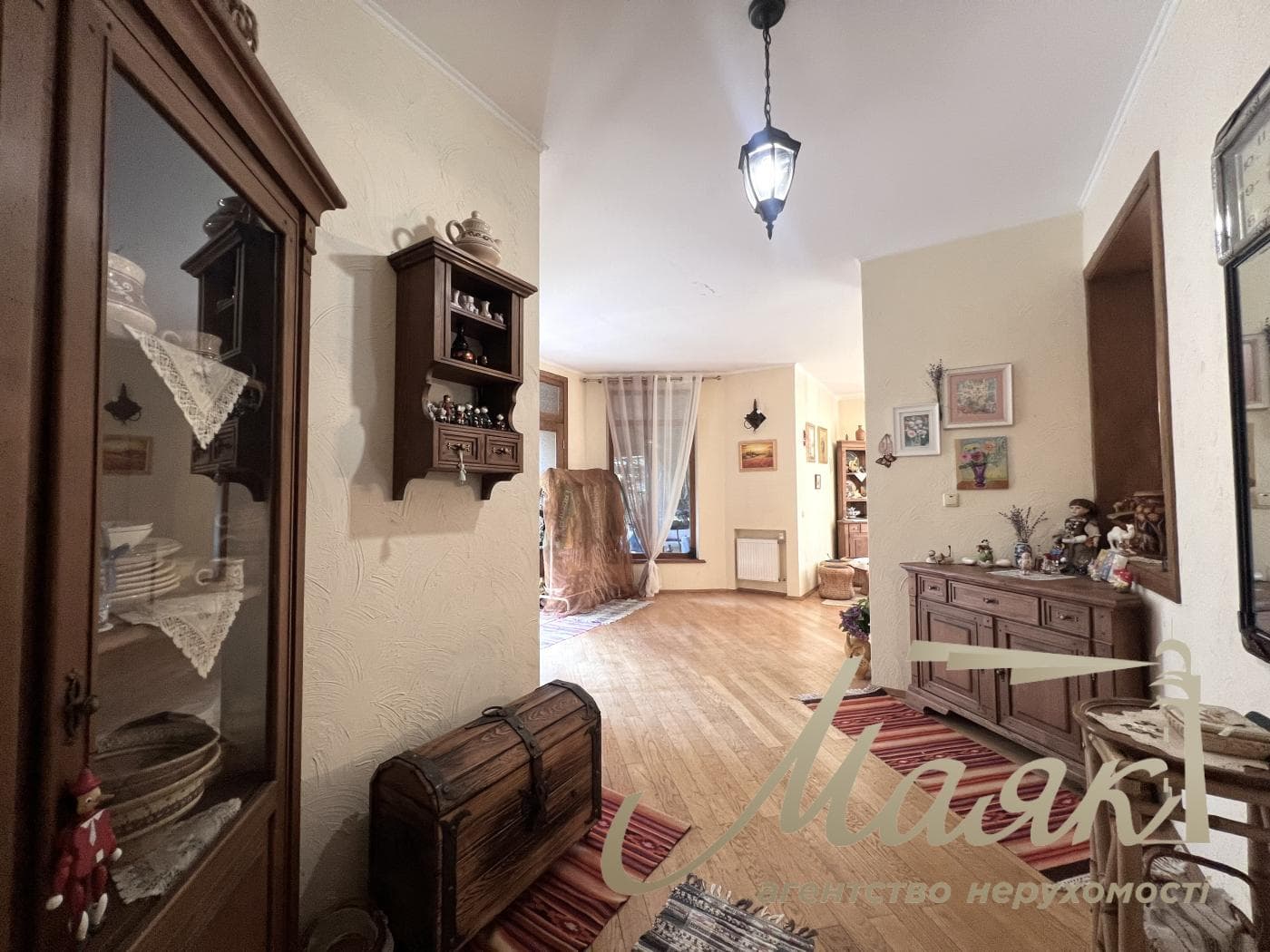 Продаж 3-х поверхового будинку 380м2, Крушинка
