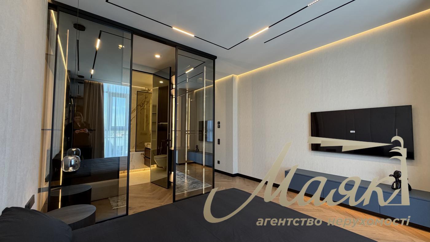 Продаж квартири 118м2 в ЖК Новопечерськие липки, ул. Андрея Верхогляда 15Б. (Михайла Драгомирова)