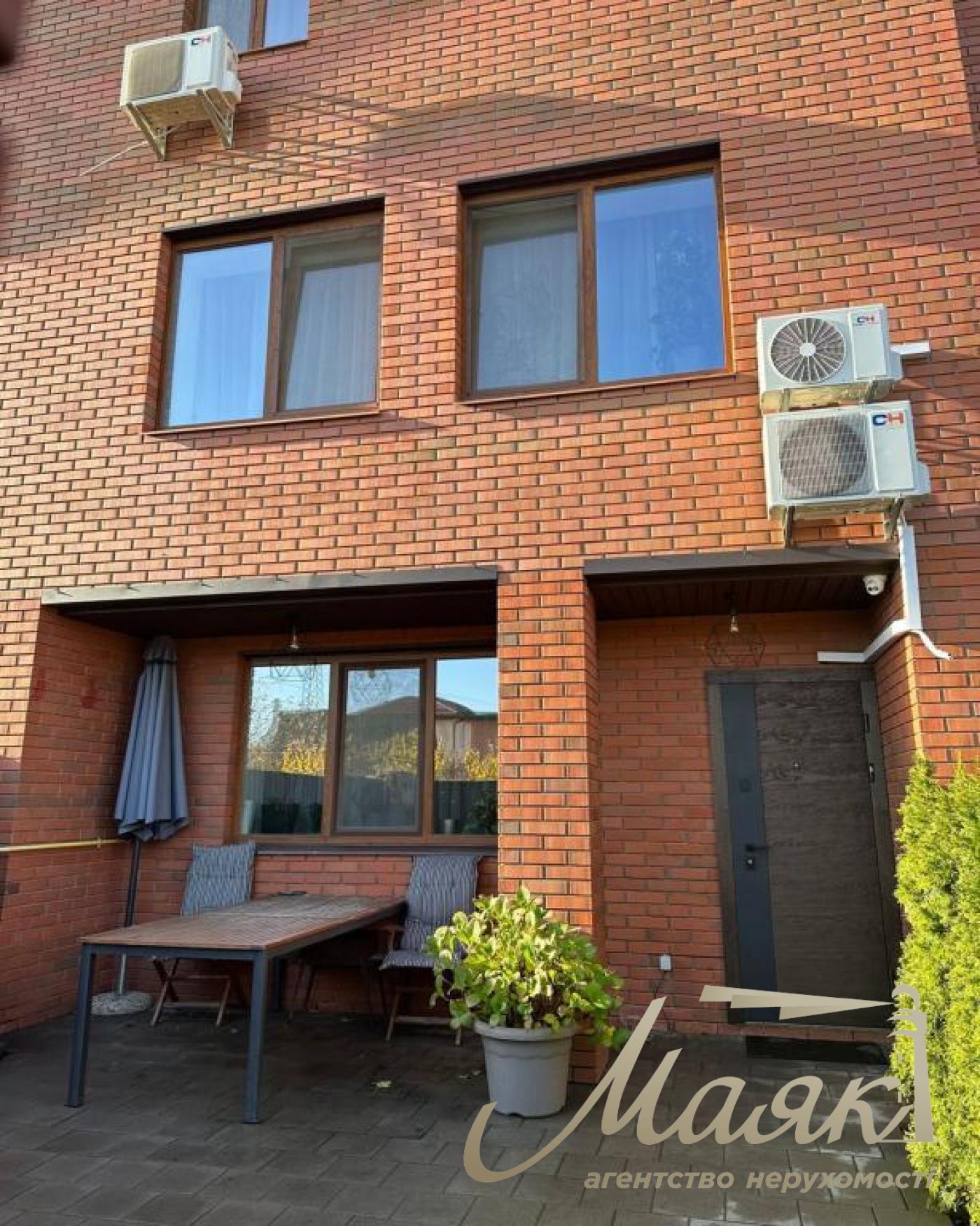 Sale of a 3-storey house 110 sq.m. Khotov village. Kievo-Syatoshinsky suburb.