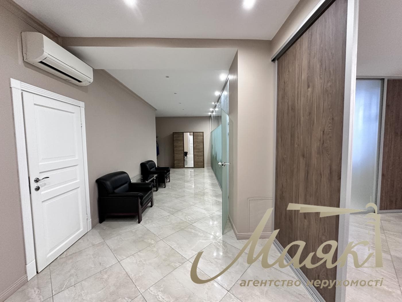 Продаж офісного приміщення площею 103 м², ЖК Botanic House, Печерськ