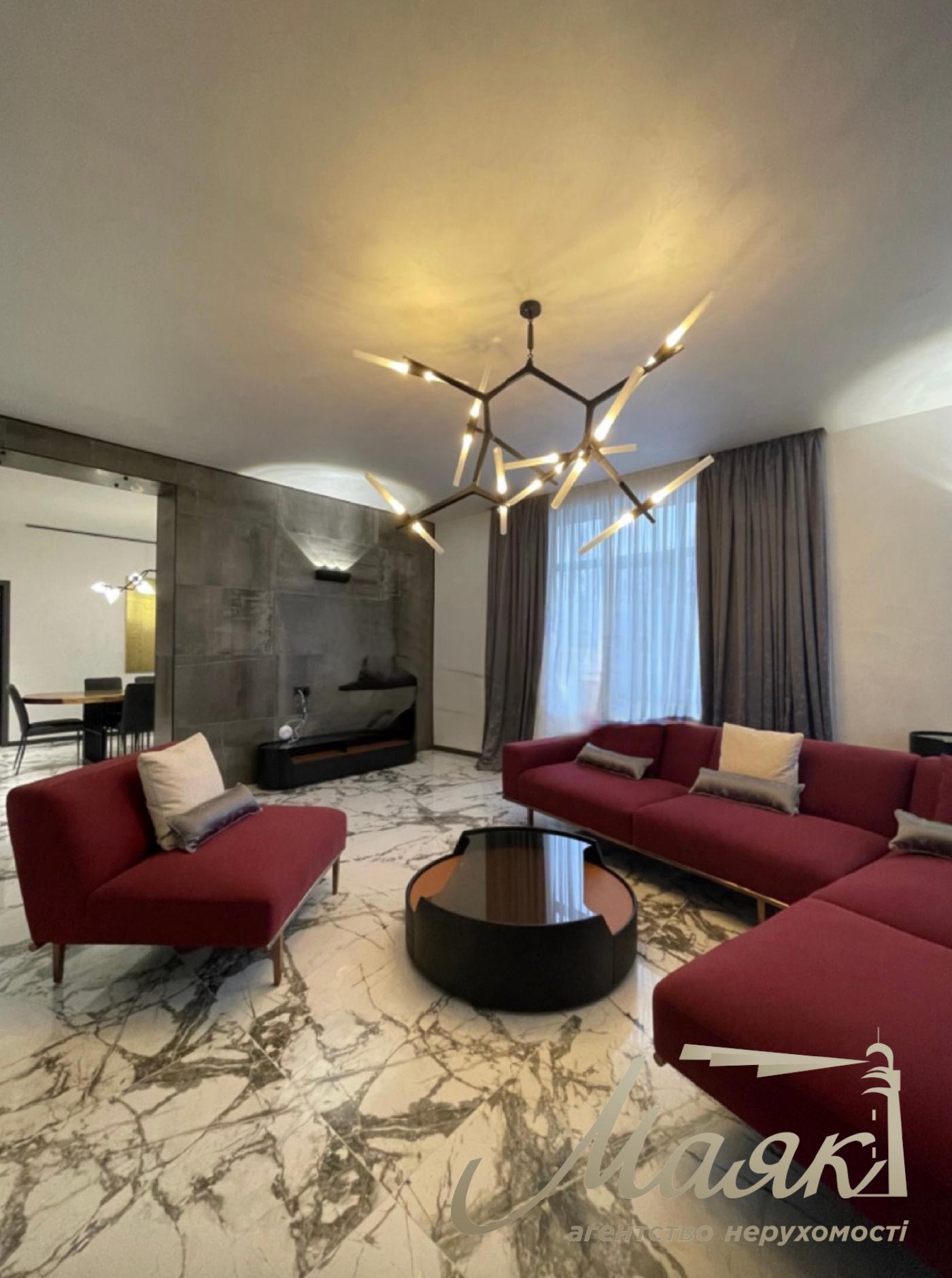 Продажа дома 400м2 в с.Плюты