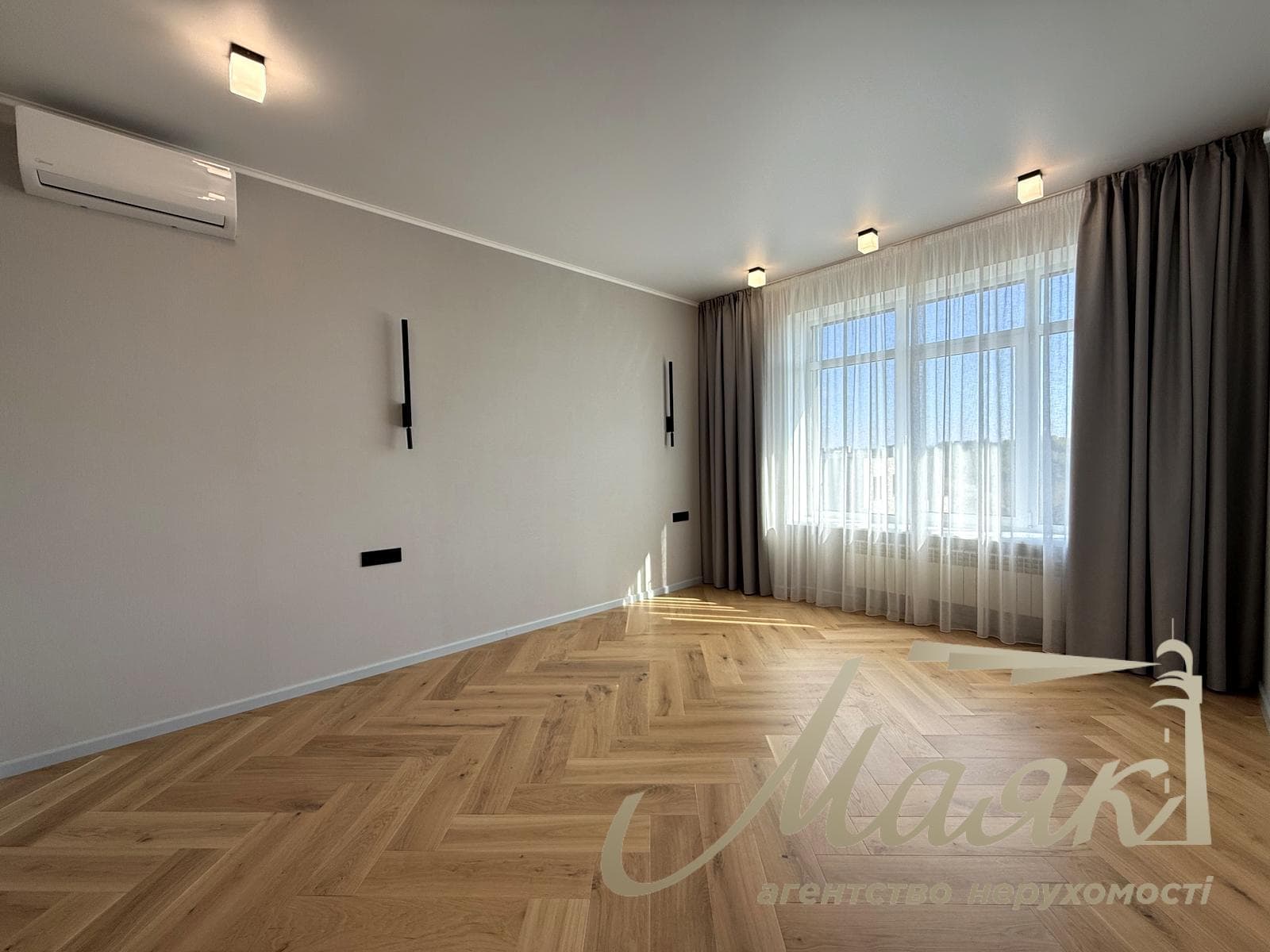 Продаж сучасного будинку 350 м² з панорамним видом с. Лісники пров. Глинище, 39, Обухівський напрямок, Київська область