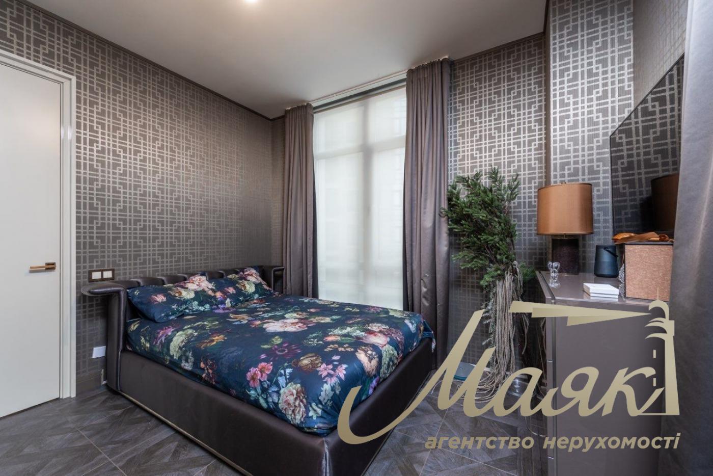 Продажа 3-х комнатной квартиры, 107м2, Бульвар Фонтанов