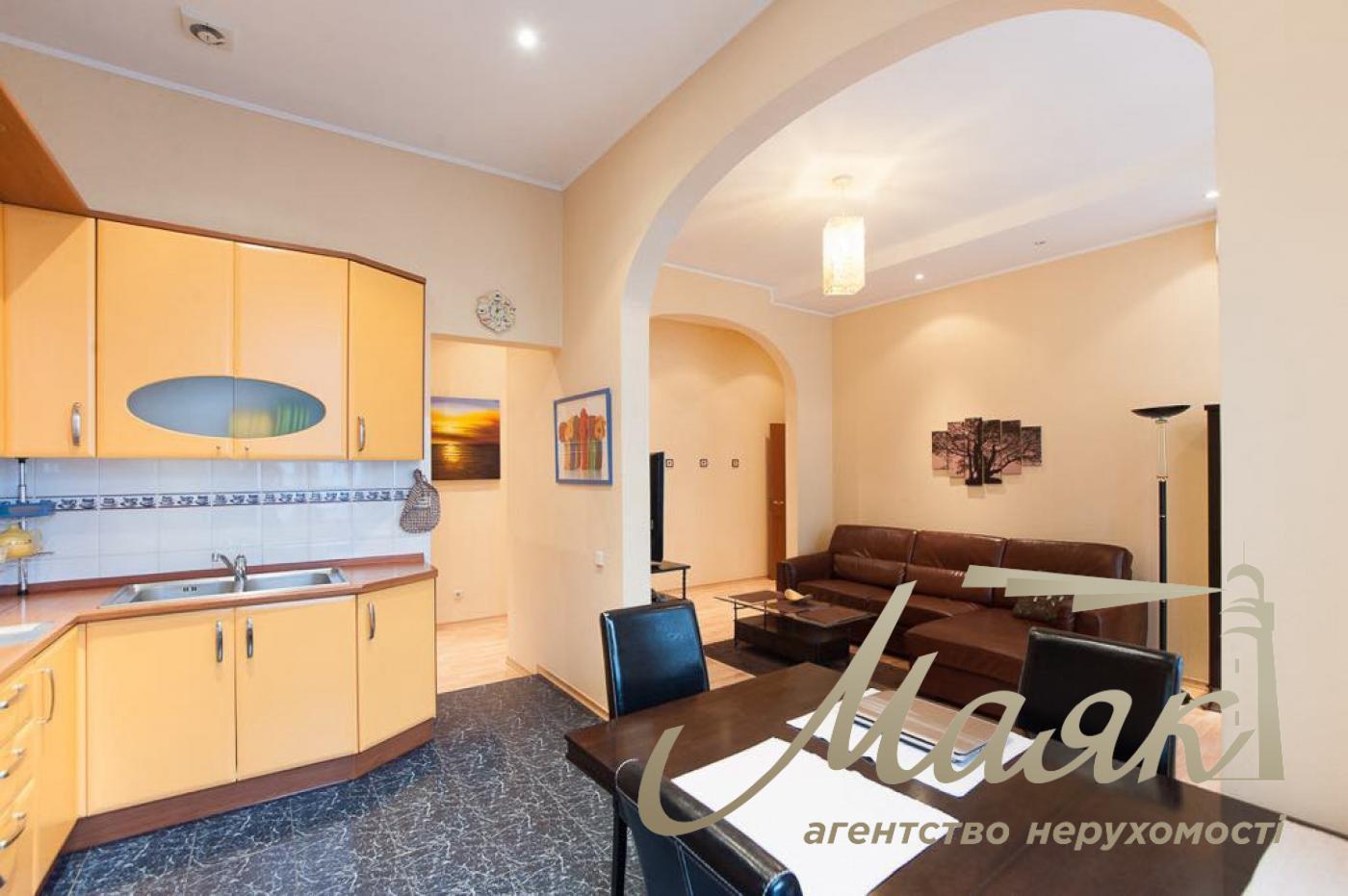 Аренда 2к. квартиры пл. 'Гетьмана Скоропадского, 17А