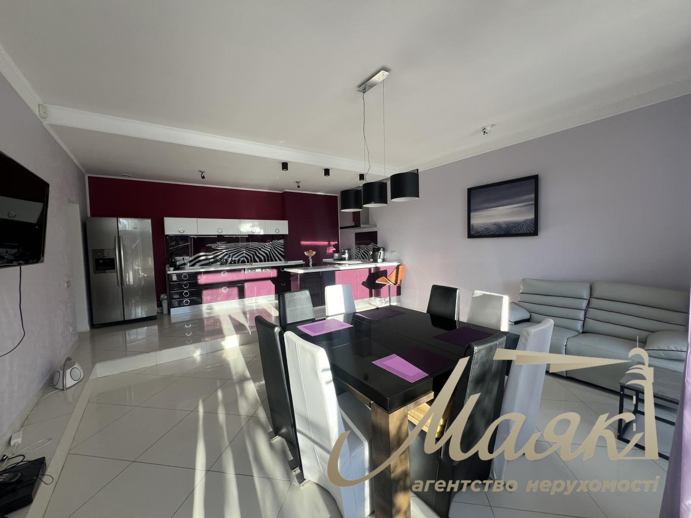 Rent of a 3-storey house 460m2, Goloseevsky district, Myshelovka.