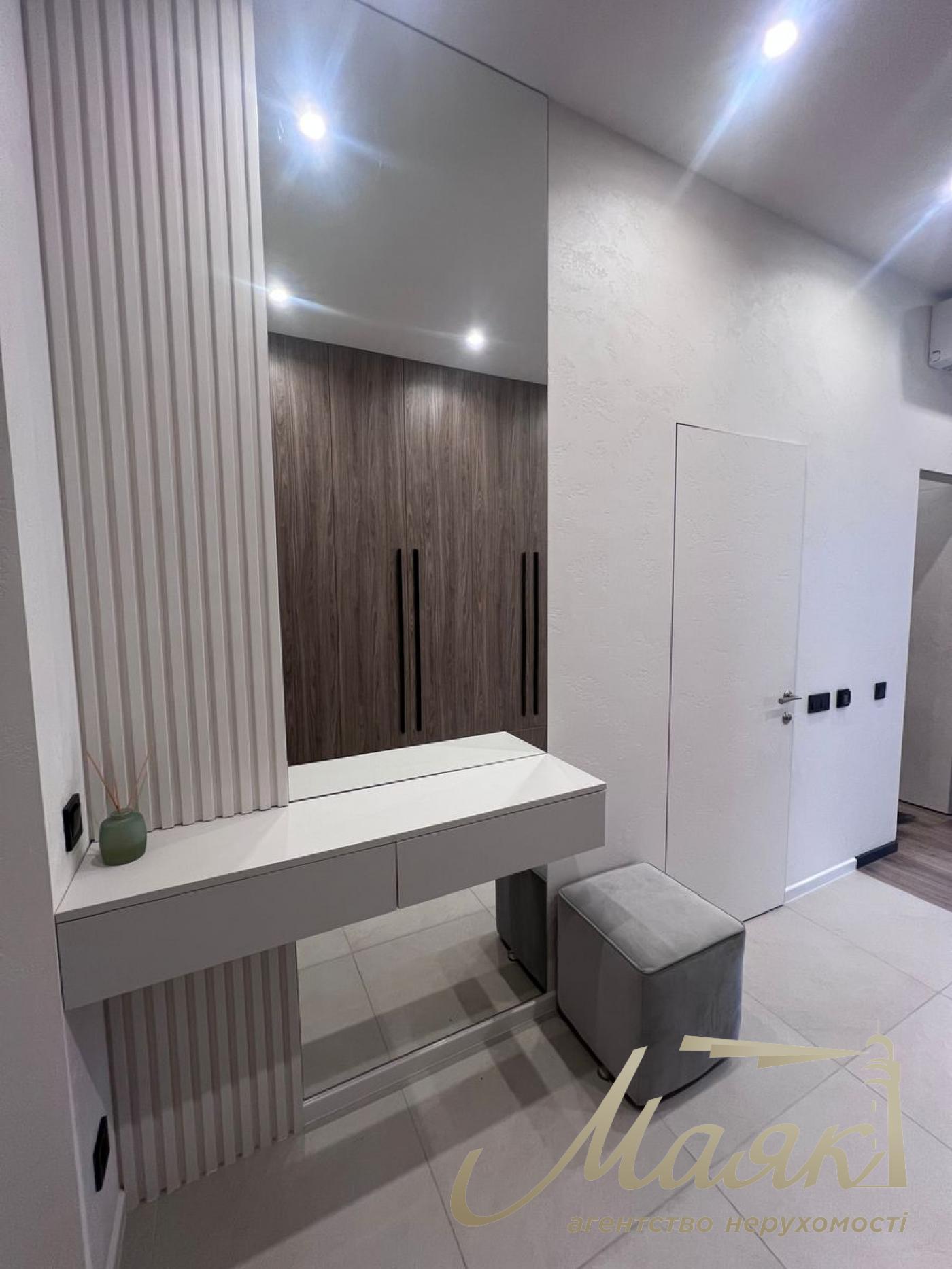 Rent 3-room apartment in Crystal Park Tower Residential Complex