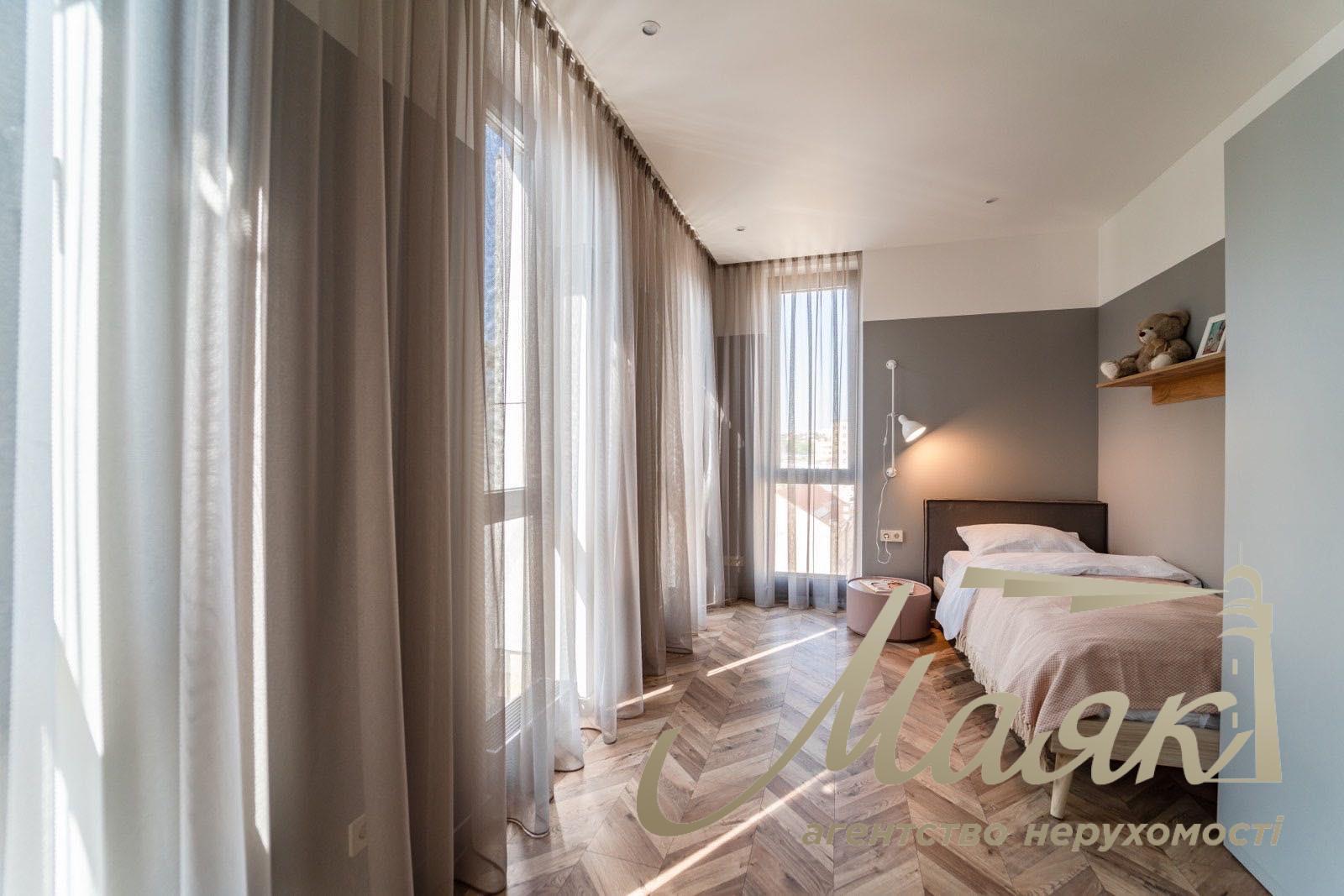 Rent 3-room apartment 105m2 LCD Chicago Central House Chicago Central House Antonovicha str. 44 , Pechersk district