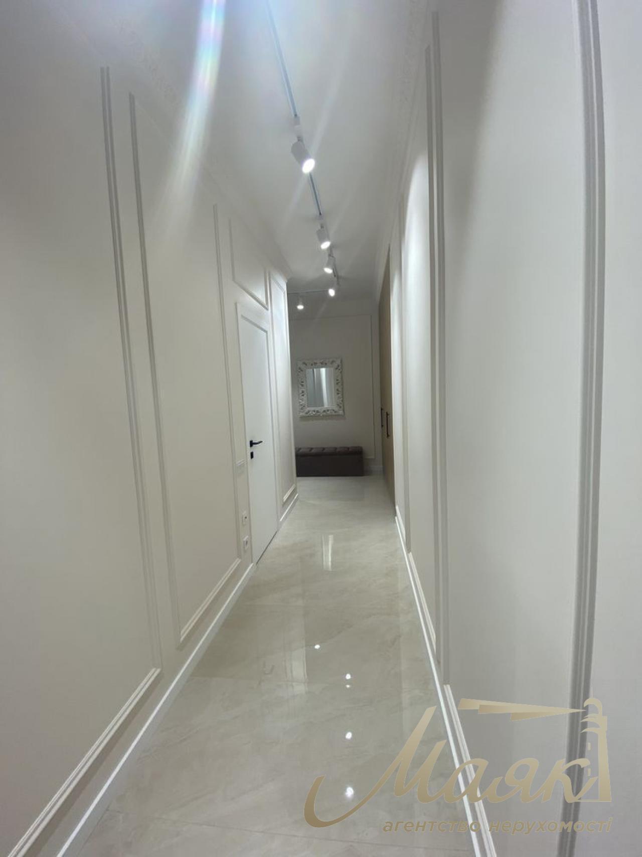 Продаж квартири з ремонтом у ЖК 38 Перлина вул.Жилянська 68