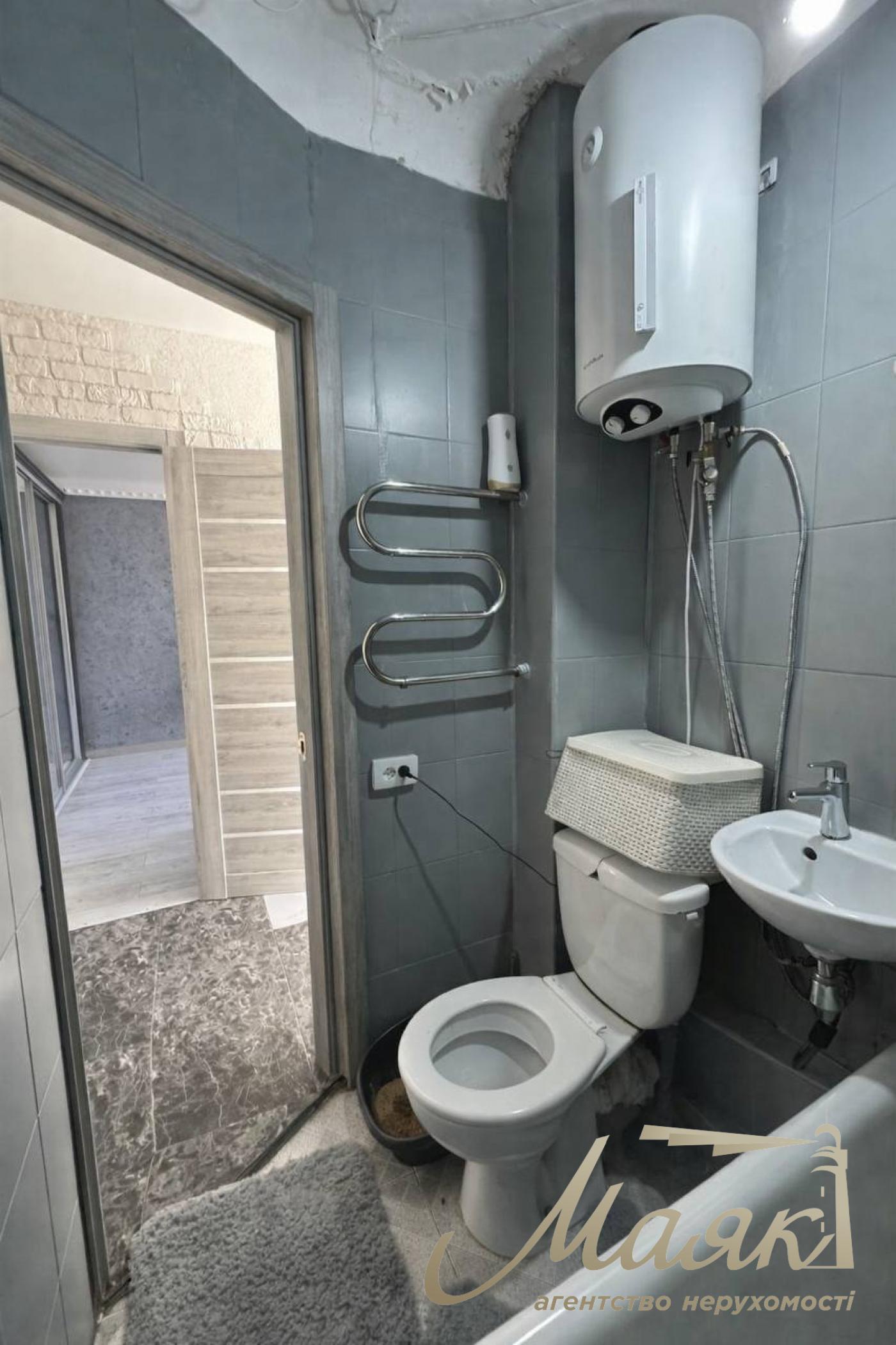 Продаж 1 кімнатної квартири по вул. Набережно-Корчуватська, Голосіївський район.