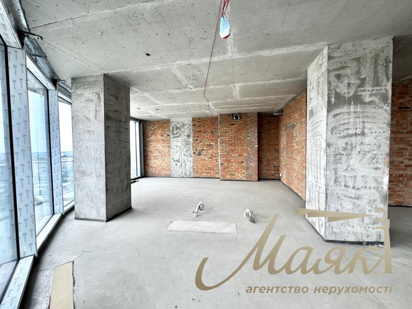 Продажа квартиры без ремонта 240 кв.м. в ЖК Taryan Towers