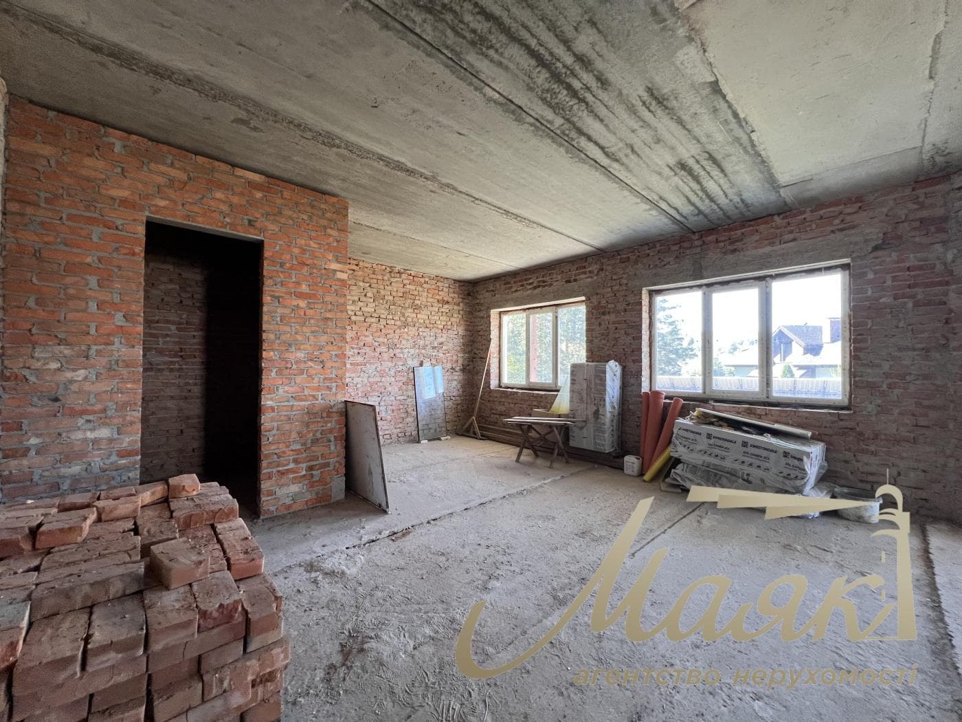 Capital brick house for sale 270m2 near Kiev, Novoobukhivske direction