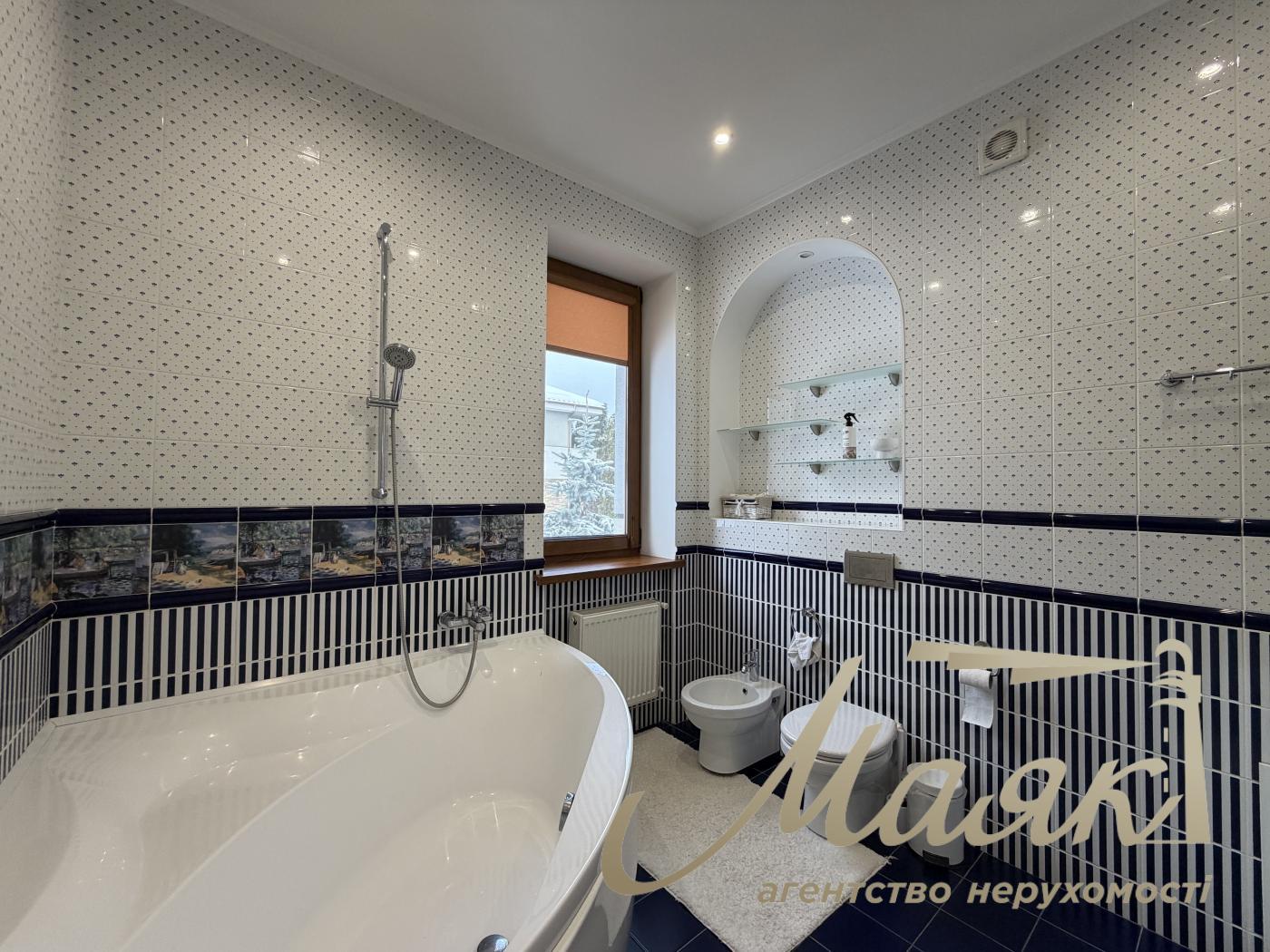 Rent 2-storey house 220m2 in. Ivankovici/Kruglyk, KG "Maetok"