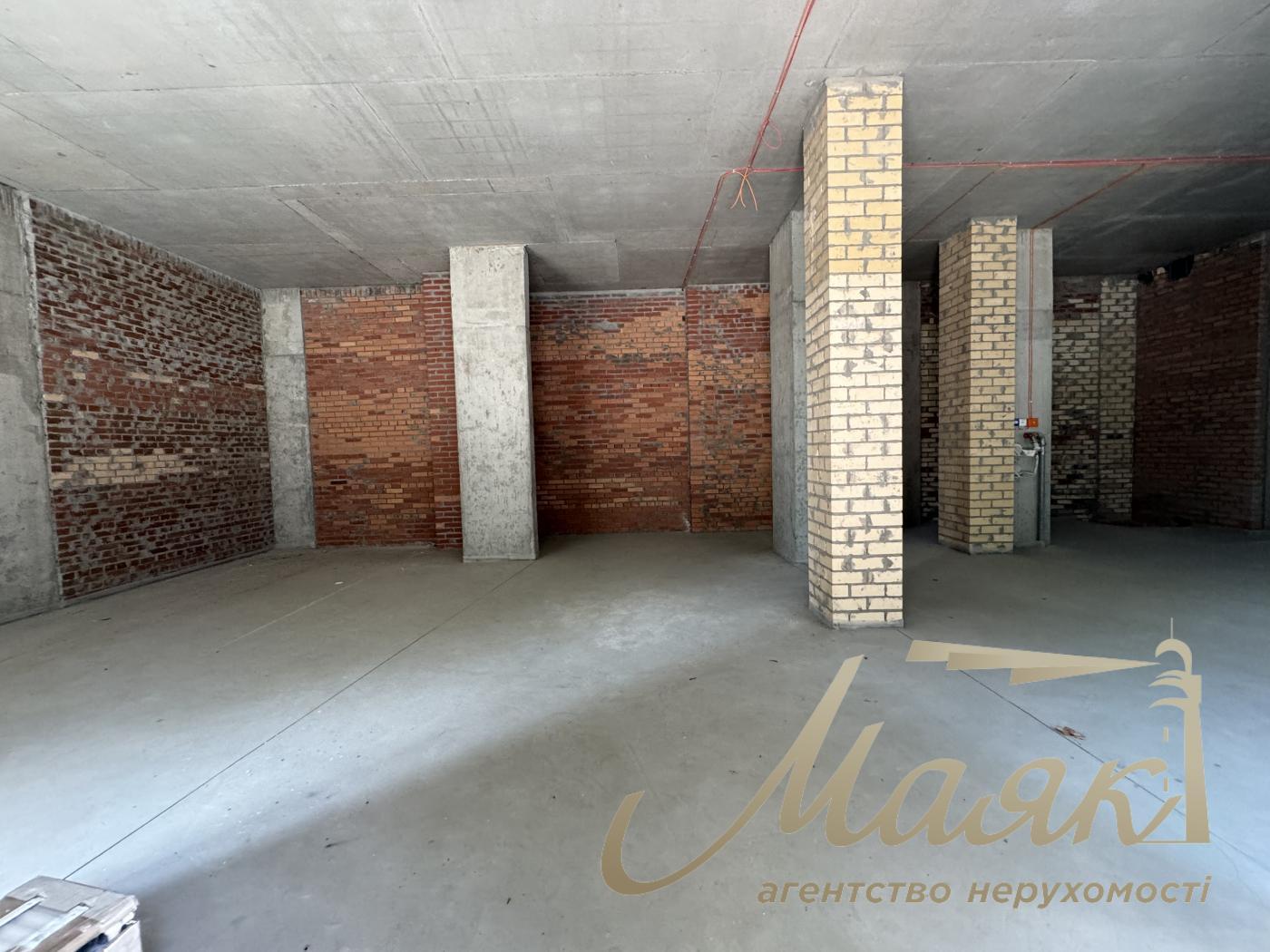 Rent of façade premises 518.3 m² in the residential complex "Suchasny Kvartal", Otradny, Solomyansky district.