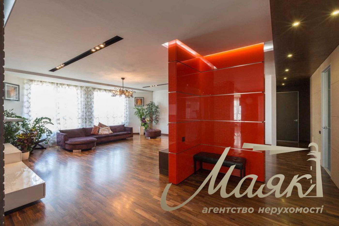 Sale of 4-room apartment, Kudryashova street 20, Vremena Goda residential complex, Solomensky district!