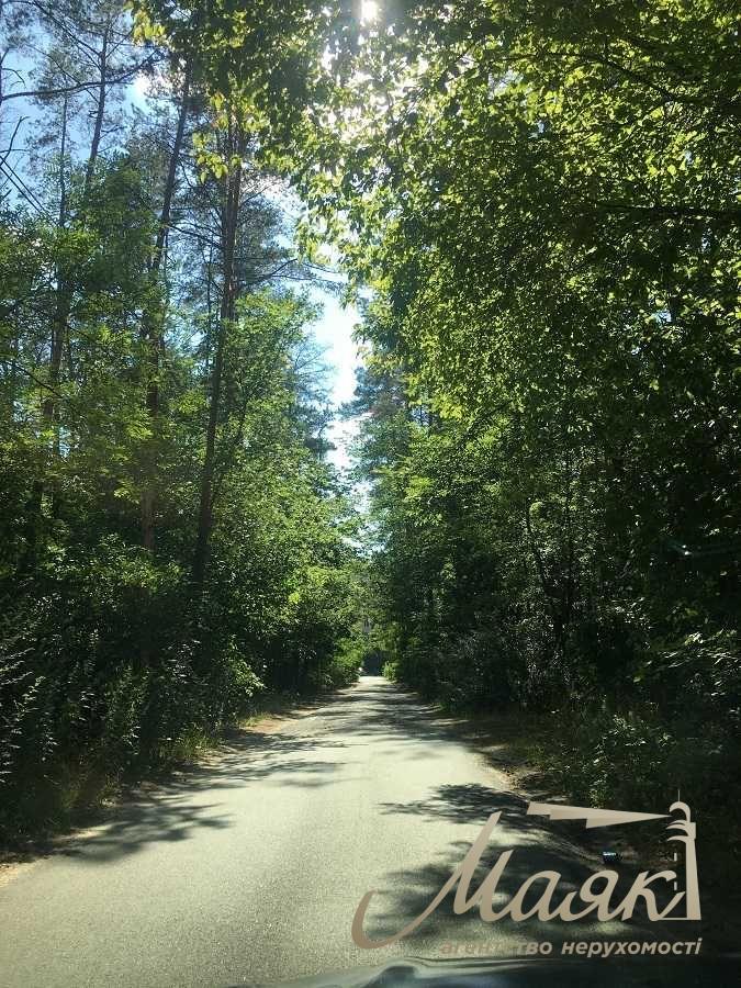 Sale of land for construction in the village of Mrigi, Kyiv region.