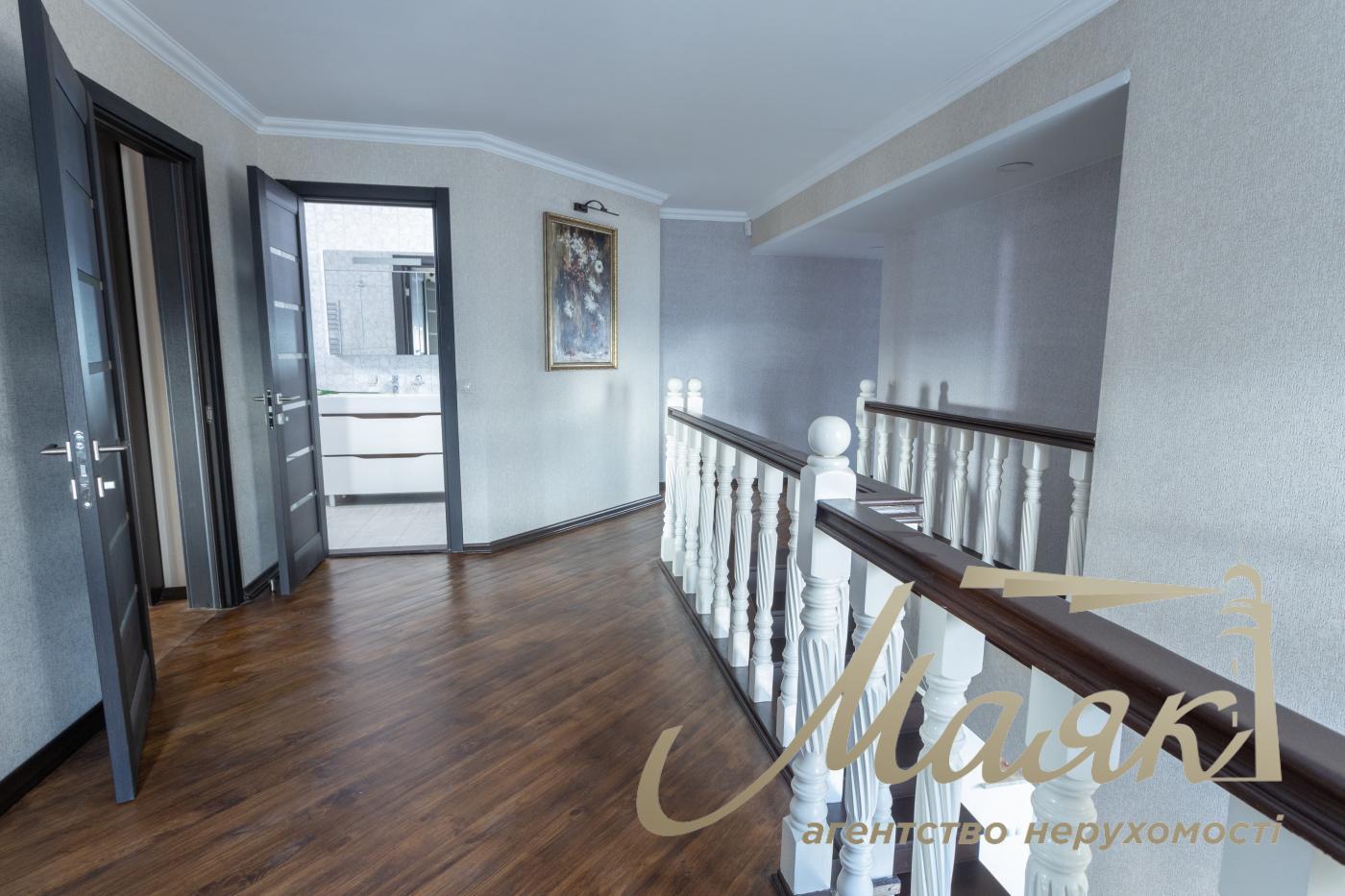 Продажа видового трехуровнего пентхауса 555м2, Ковпака 17, Нижний Печерск, метро Лыбедская