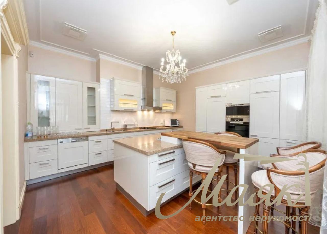 Продаж 3-х кімн. квартири, 278 м2, на вул. Городецького