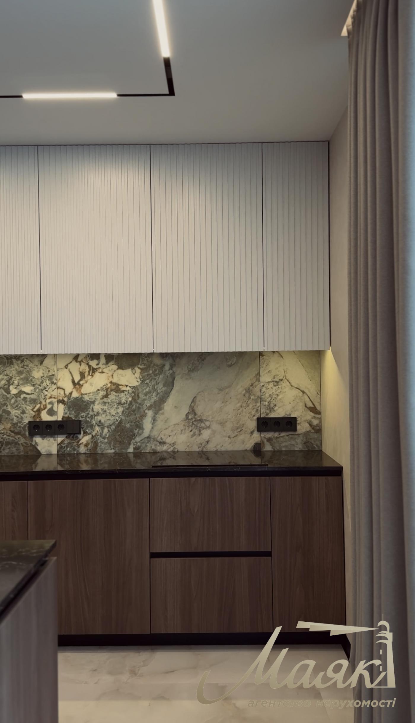 Продаж квартири 120m2 в ЖК Французький квартал 2, вул. Джона Маккейна 3а, Центр, Київ