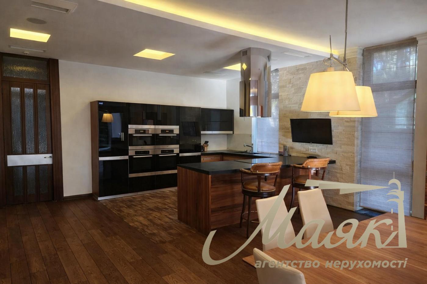 Оренда будинку в Плютах, Обухівський напрямок, 435 м², 28 соток, SPA-зона.