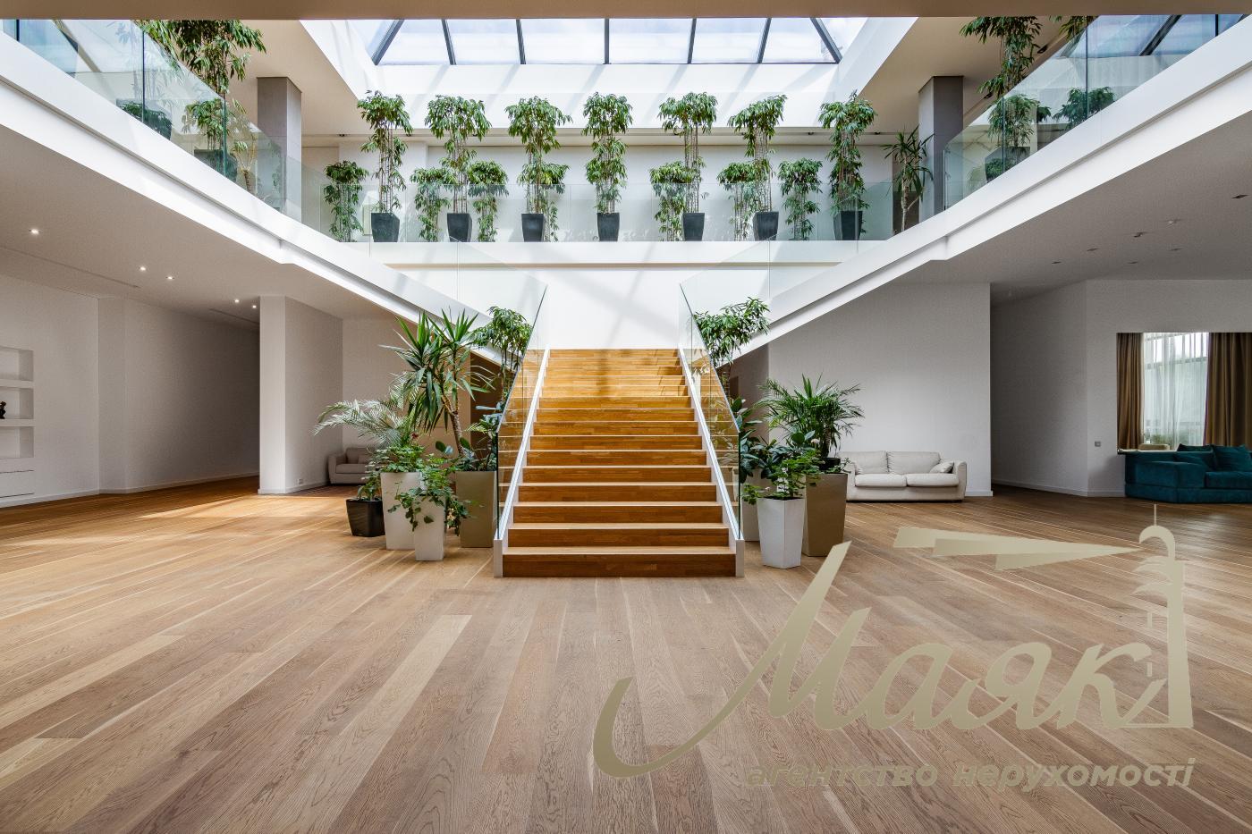 Оренда будівлі 3500м2 у с. с. Красне Перше, поруч із м. Обухів