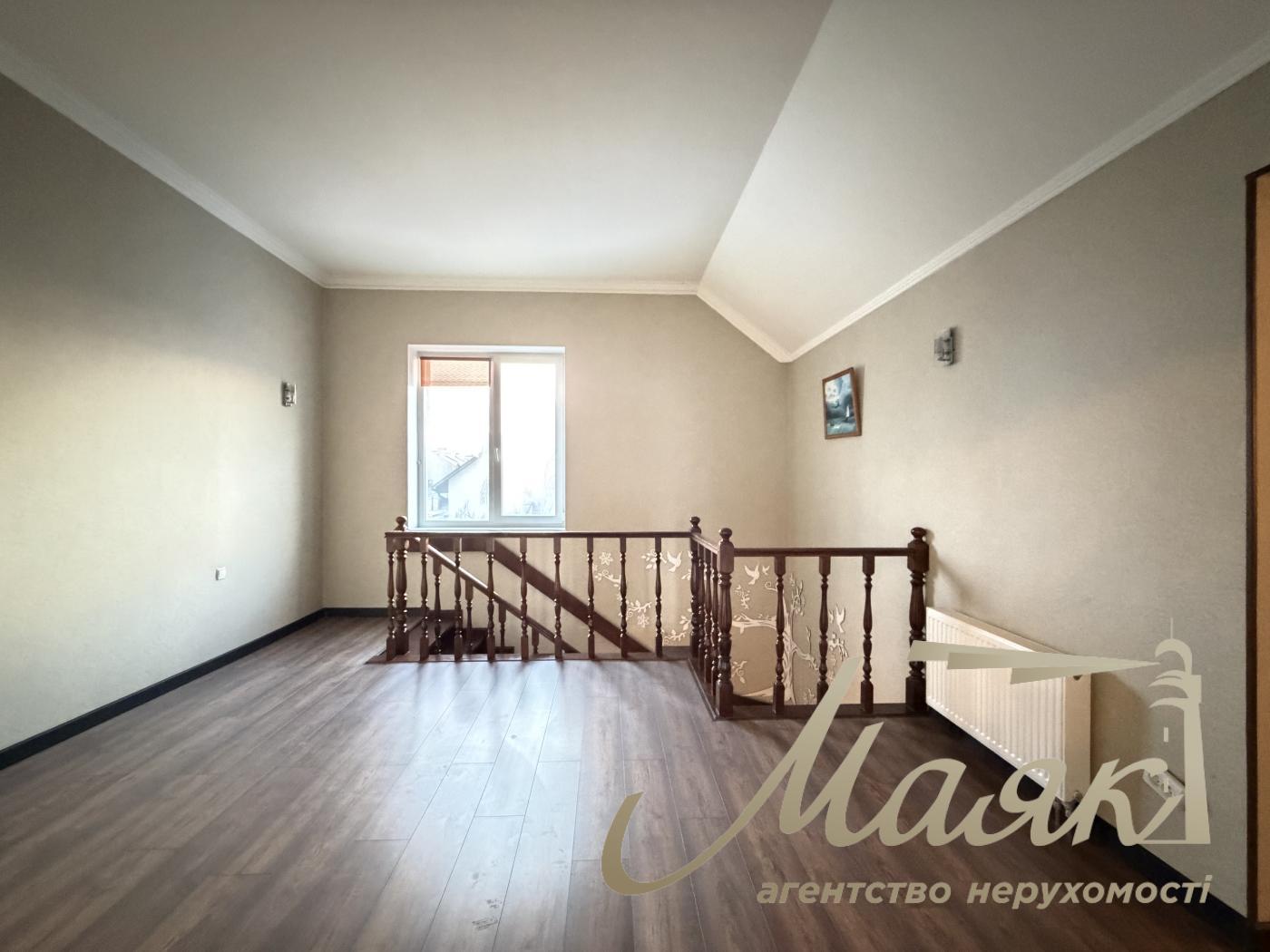 House for rent 300m2 in Kozin village, ulitsa Nova, in Montana Village.