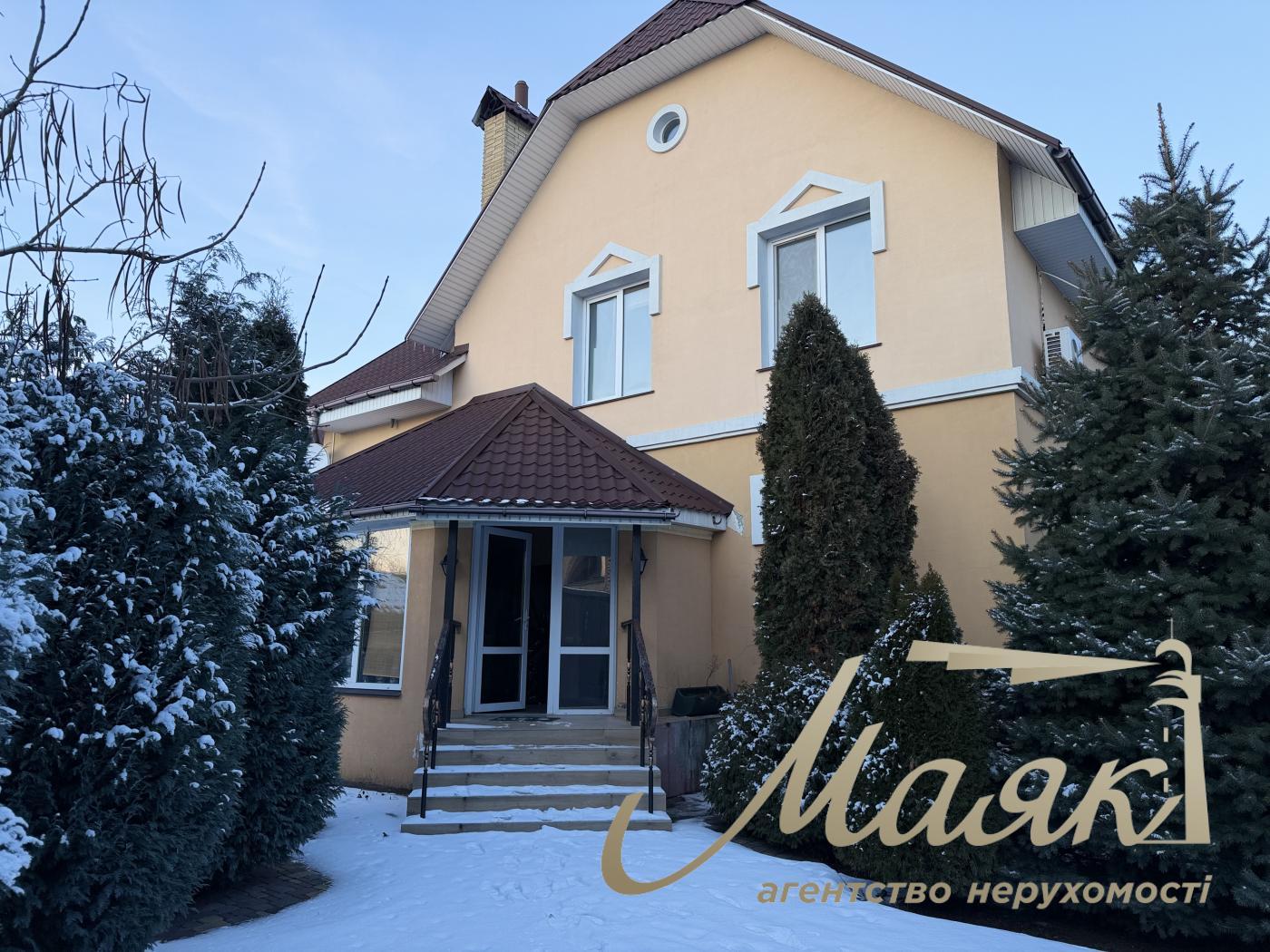 House for rent 300m2 in Kozin village, ulitsa Nova, in Montana Village.