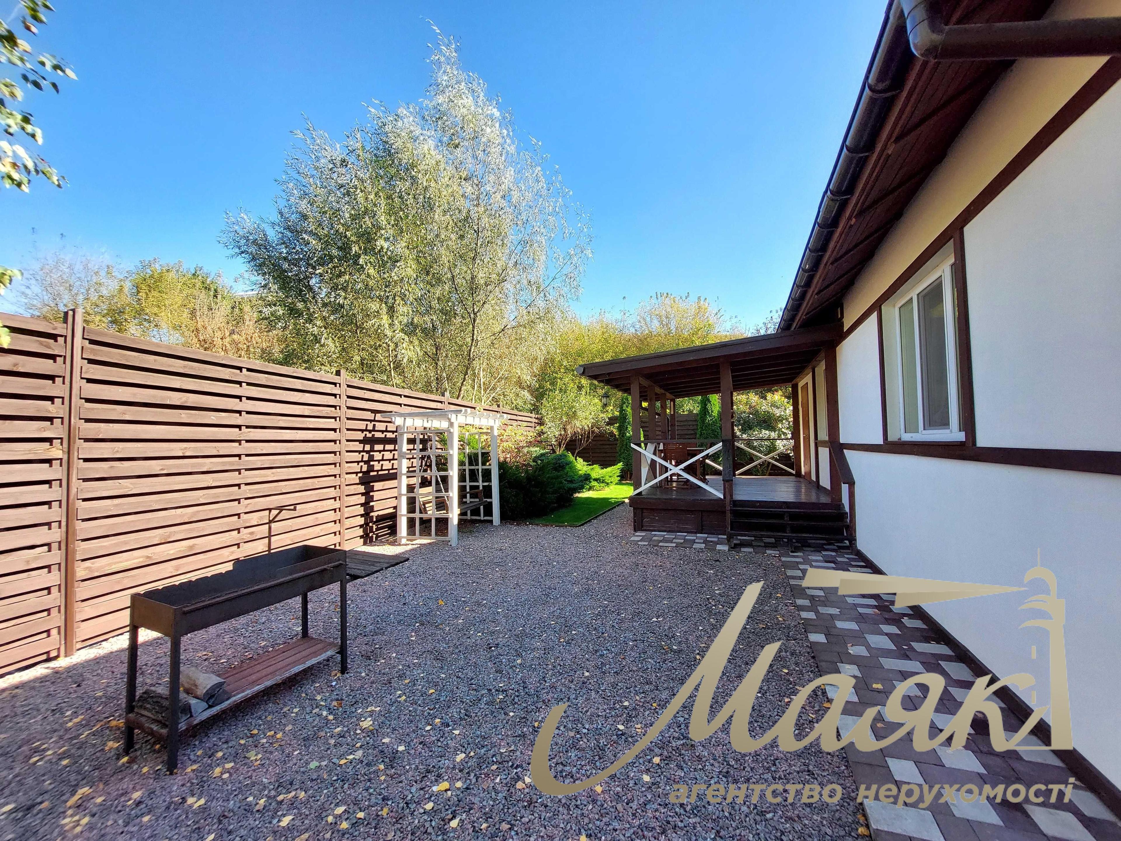 Продаж будинку з ремонтом 147м2 у Лісниках, біля озера.