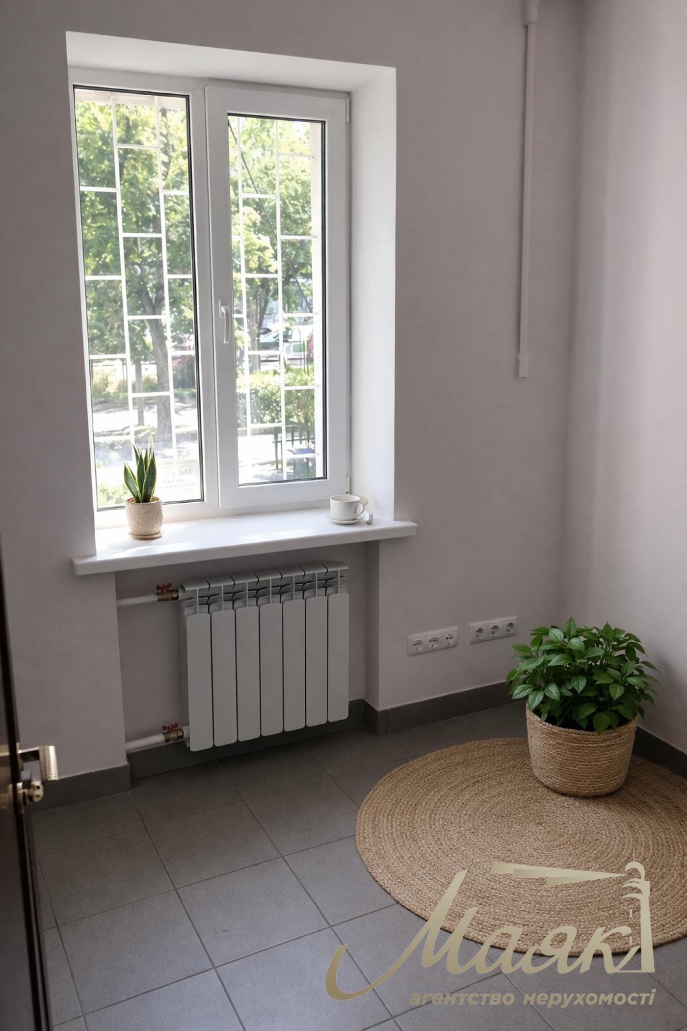 Продажа фасадного коммерческого помещения 89м2 в проходном и перспективном месте — поворот на ЖК «Комфорт Таун».