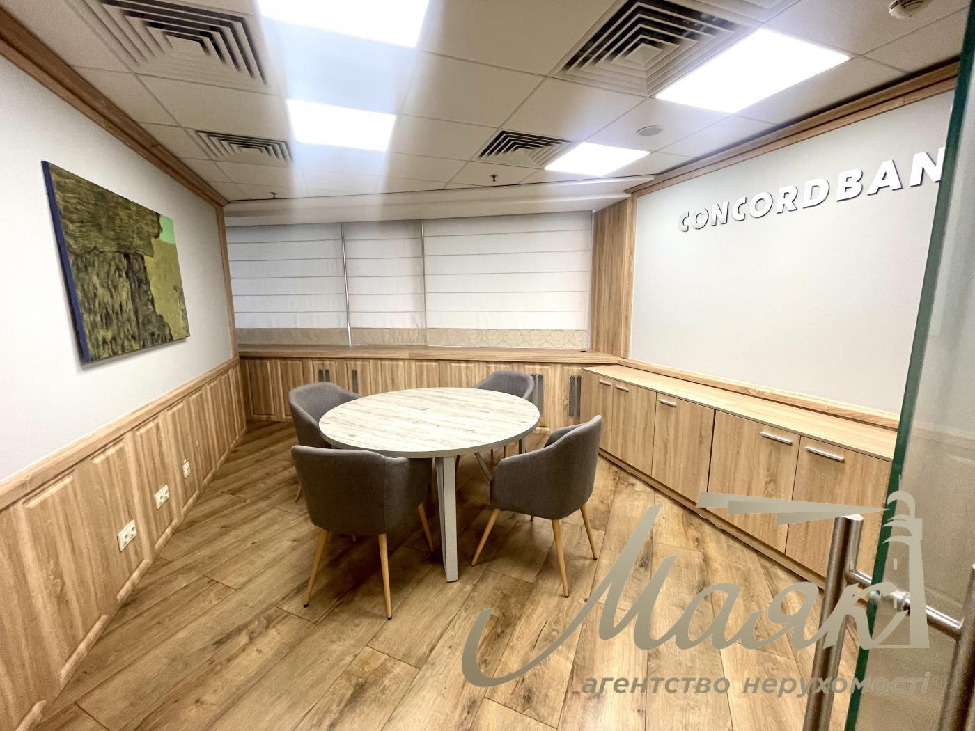 Office for rent 170m2 with terrace Volodymyrska str. 12 Center Shevchenko district