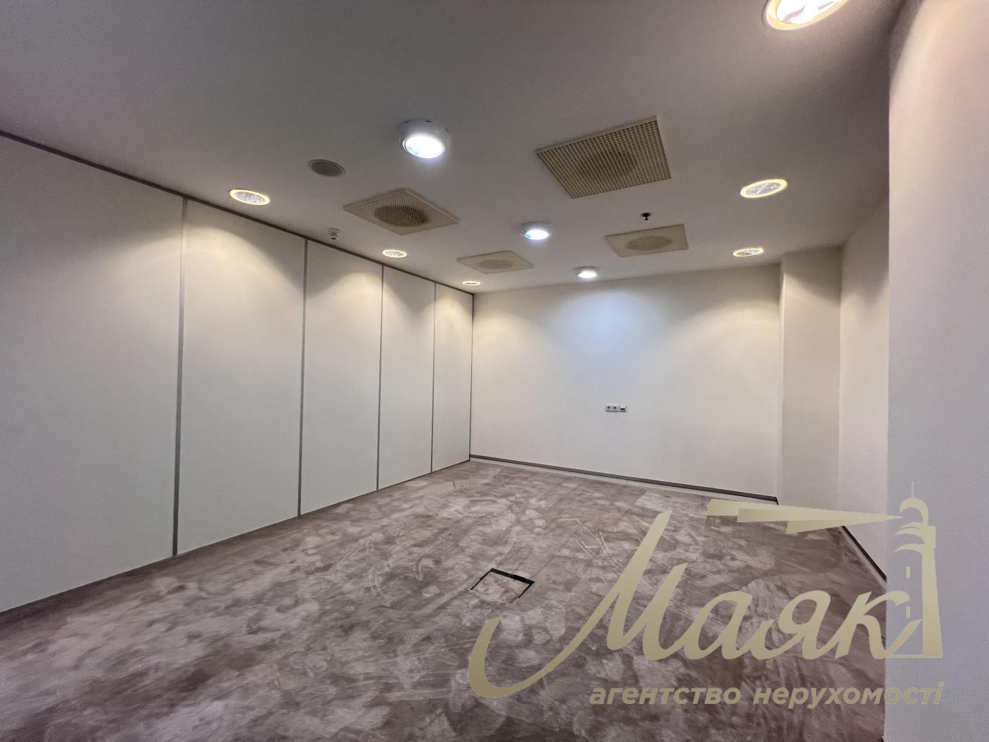 Оренда офісу 77 кв.м в БЦ Леонардо по вул. Богдана Хмельницького 52/17
