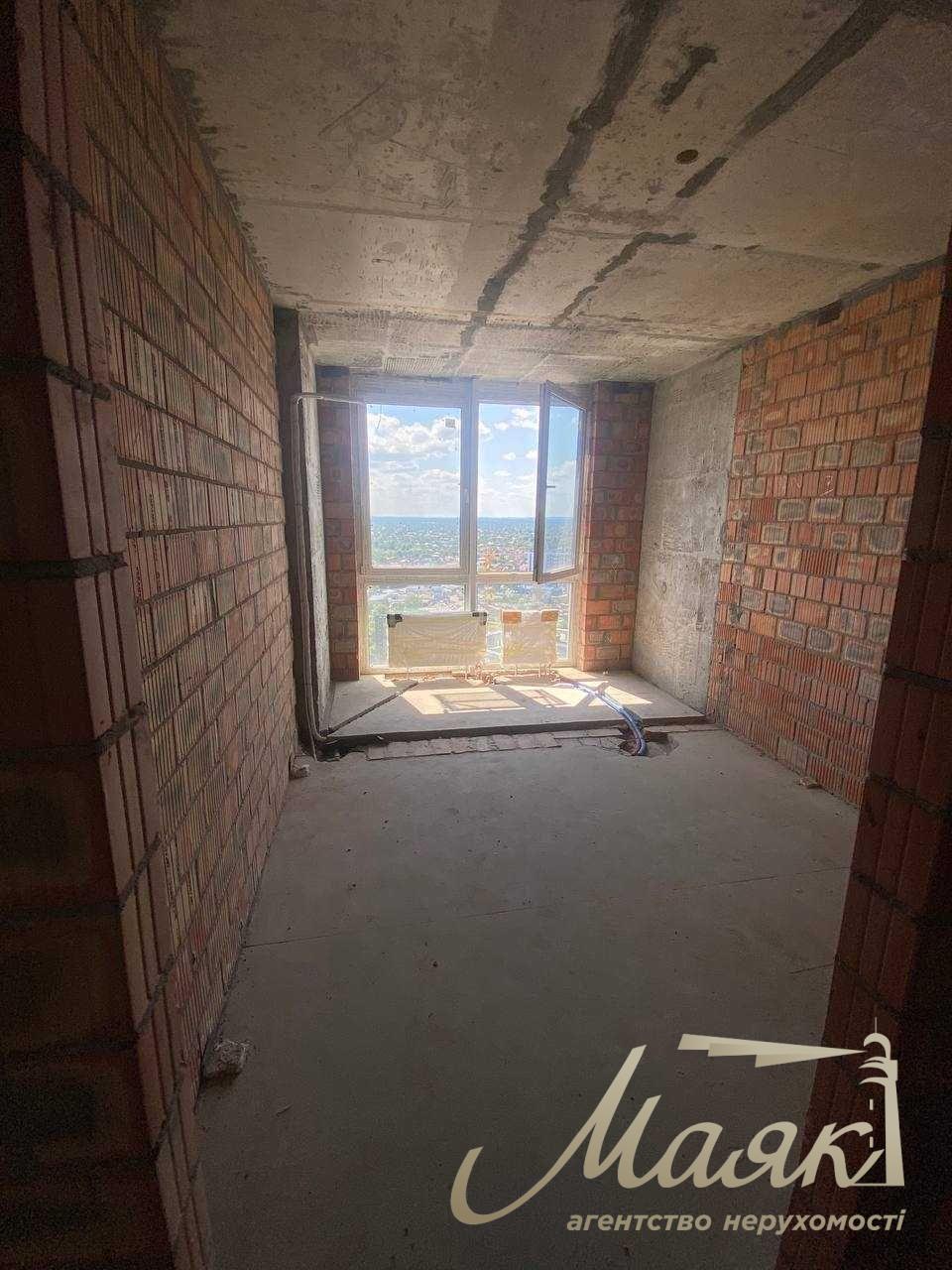 For sale 2k apartment 70m2 in LCD Slavutich 2.0