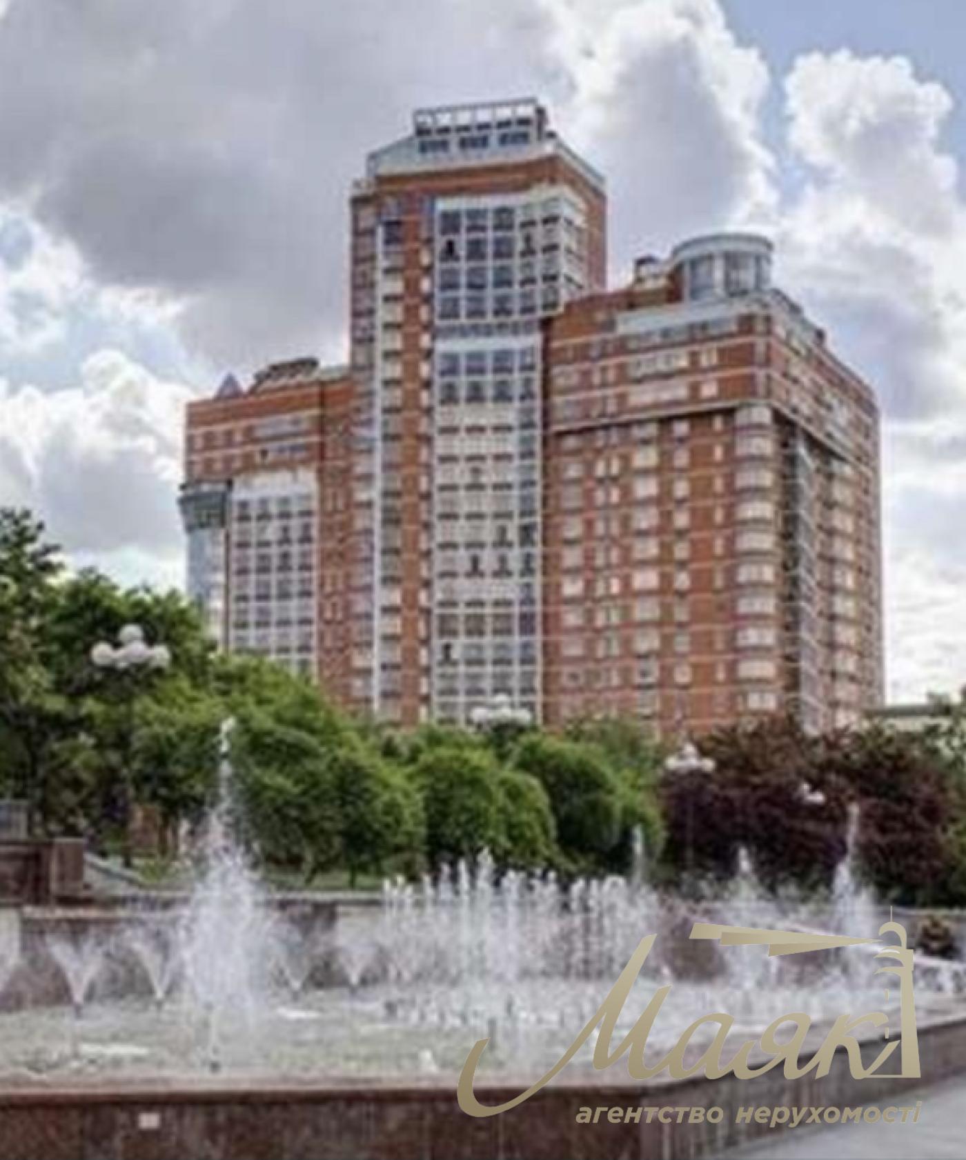 Продажа видового трехуровнего пентхауса 555м2, Ковпака 17, Нижний Печерск, метро Лыбедская