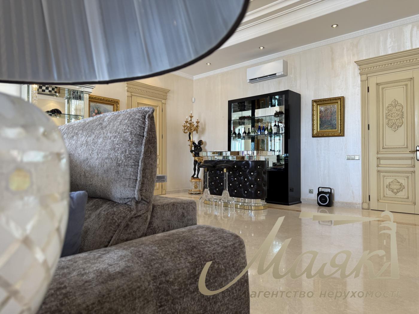 Аренда видовой 3к квартиры 245 кв. м на ул. Паторжинского 14, Центр, Шевченковский район