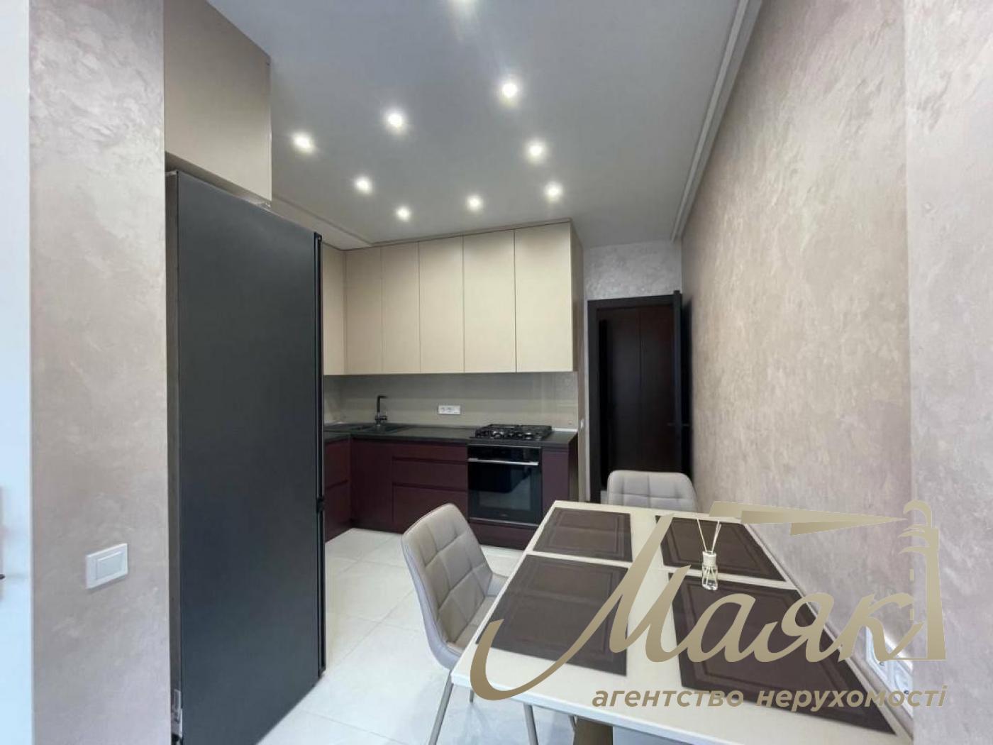 Sale of 2-room apartment 60m2 in residential complex Parkland, Yunosheskaya st. 17, Goloseevsky district, Kyiv.