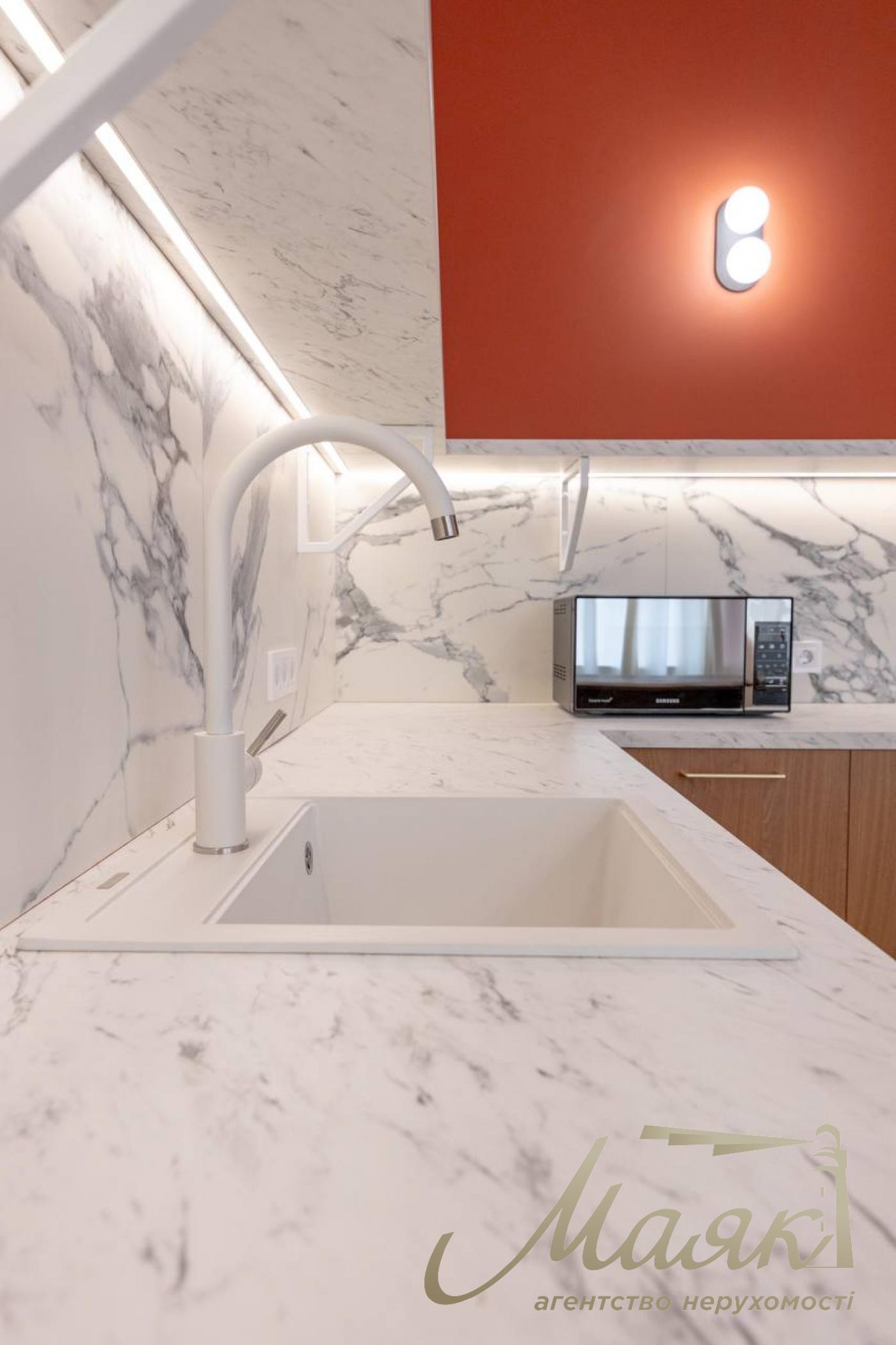 Оренда мебльованого офісу (62м2) вул. Липинського, 12