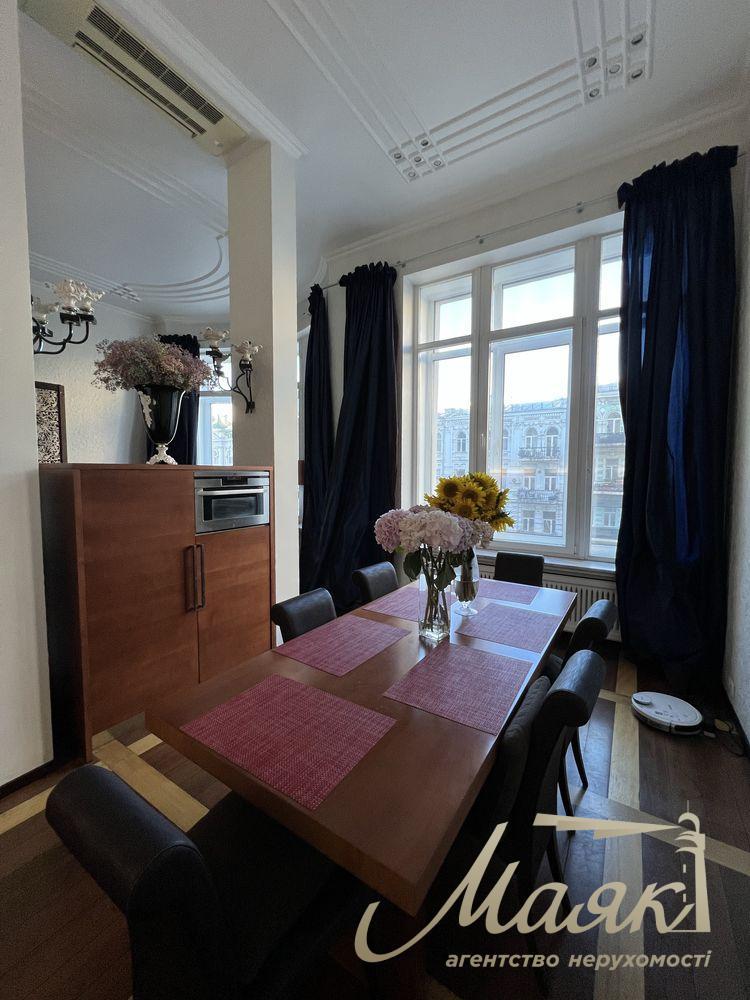 Продаж 2к. квартири вул. Велика Васильківська, 27, площа Українських Героїв, Центр