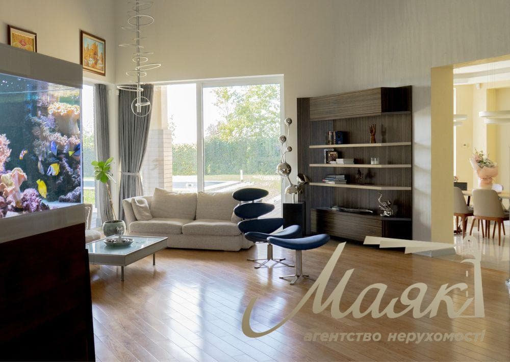 Продаж будинку з басейном 587м2 у с.Ходосівка, Новообухівський напрямок, Київська область.