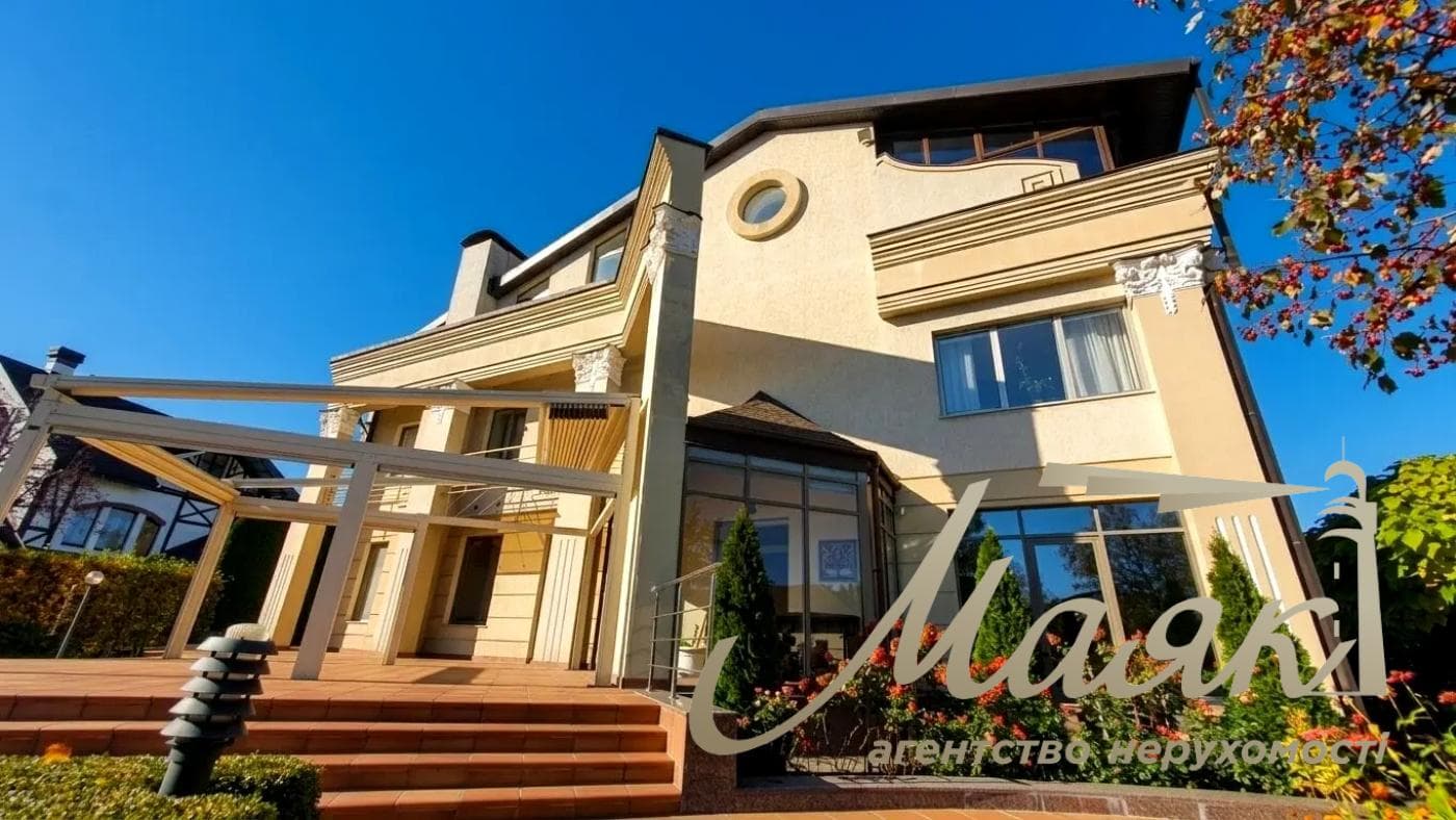 Selling a house on the Dnieper 700m2 in s.Kozin, Dam 2 km with a swimming pool in Kozin/Koncha Zaspa, Obukhiv direction, Kyiv region 45 hectares of land.