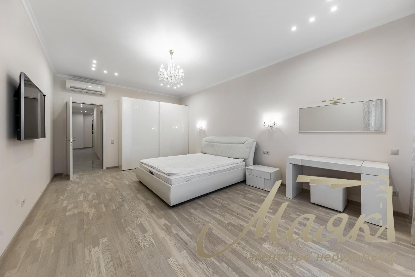 Продажа квартиры 200м2 в центре Кловский спуск, 7